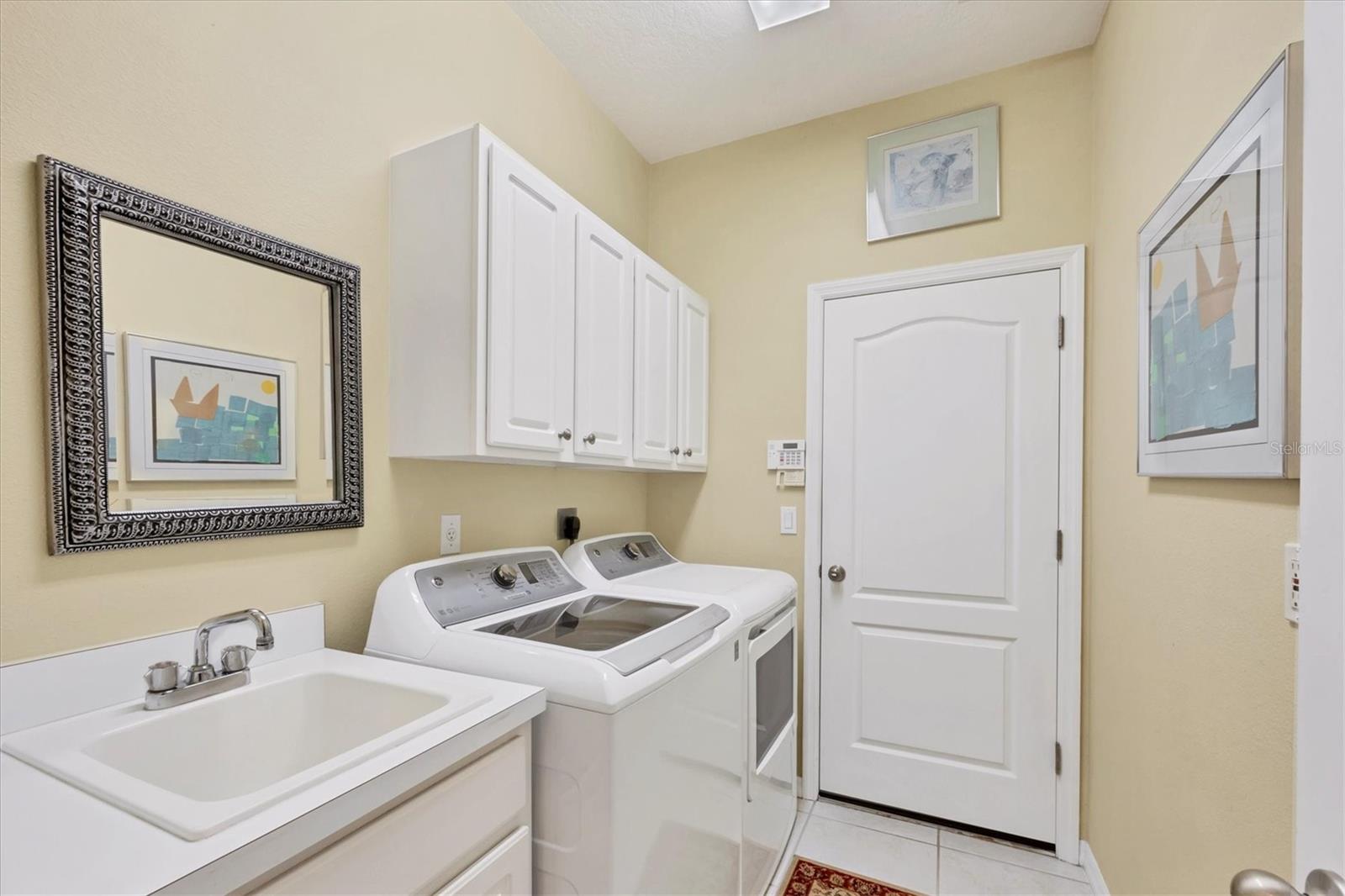 4121 REFLECTIONS PKWY