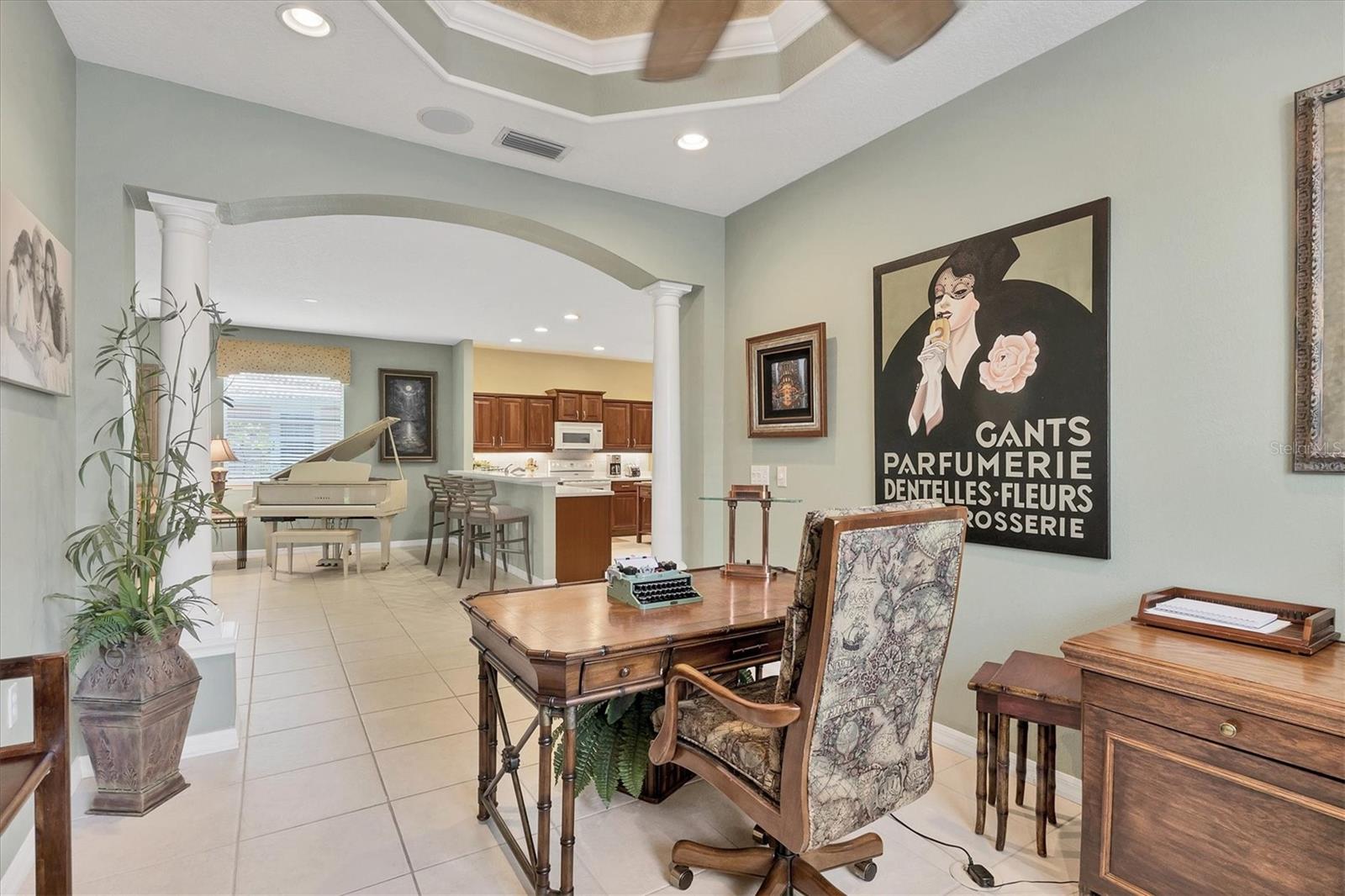 4121 REFLECTIONS PKWY