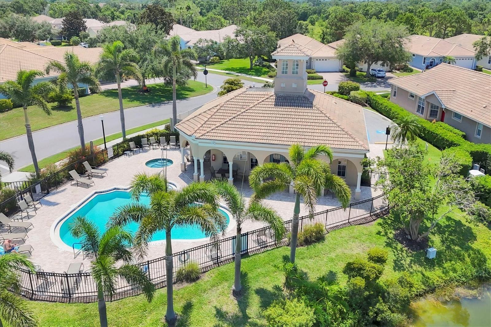 4121 REFLECTIONS PKWY