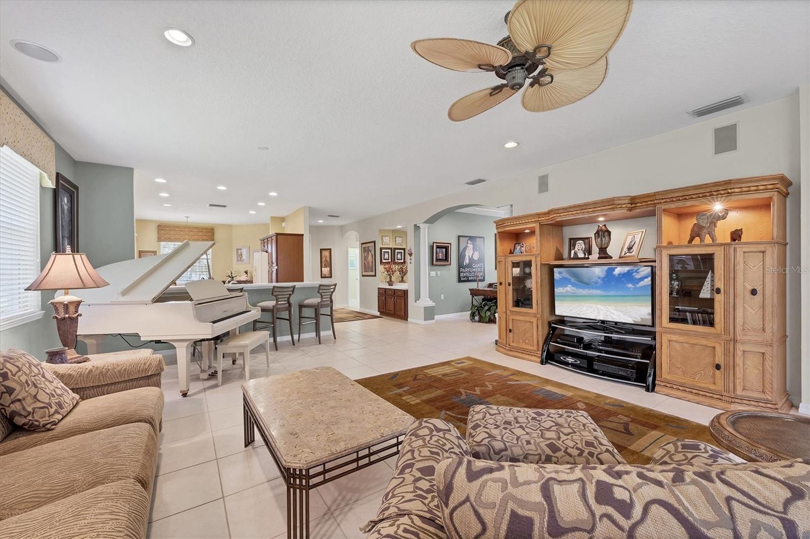 4121 REFLECTIONS PKWY