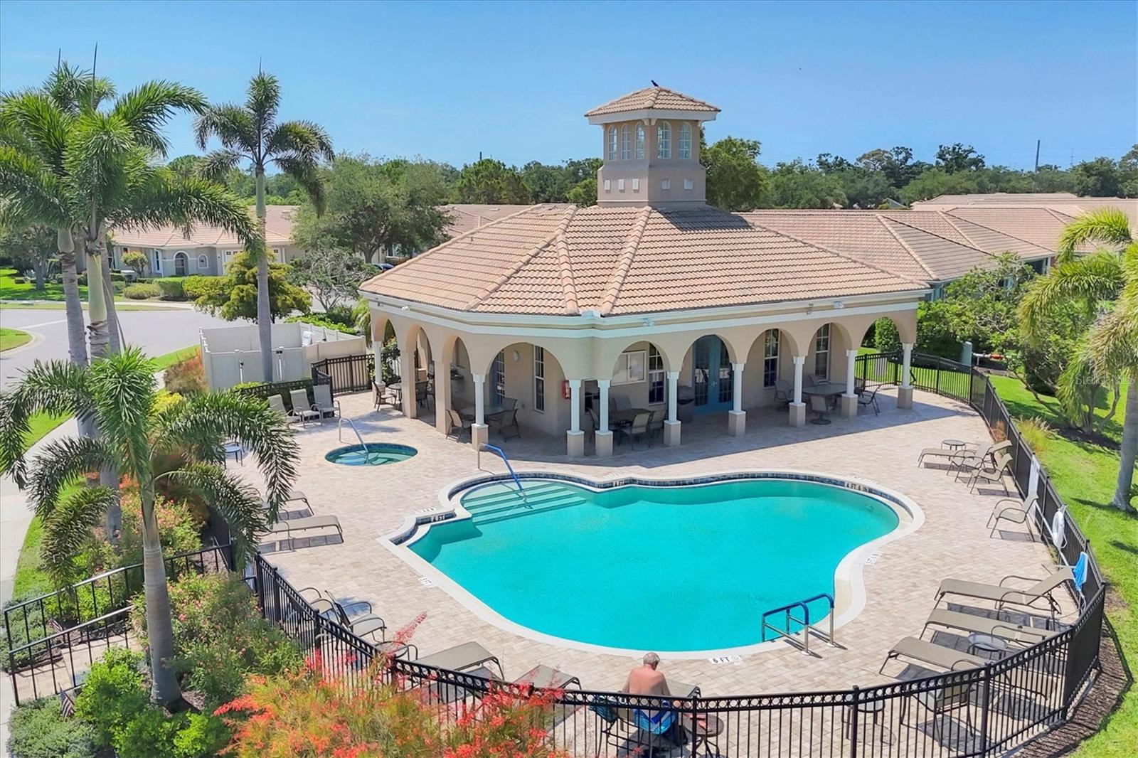 4121 REFLECTIONS PKWY