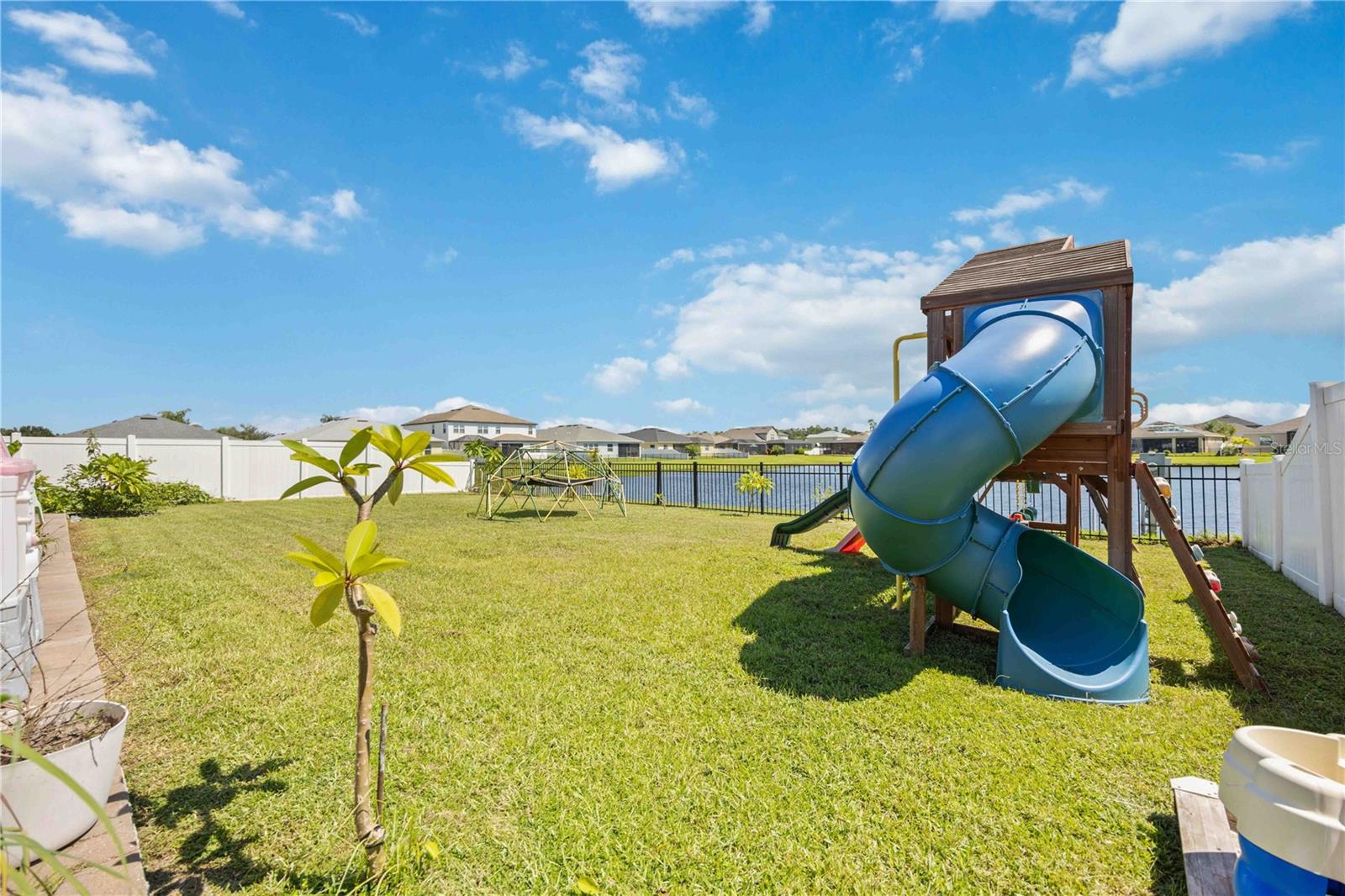 451 GRANDE VISTA BLVD