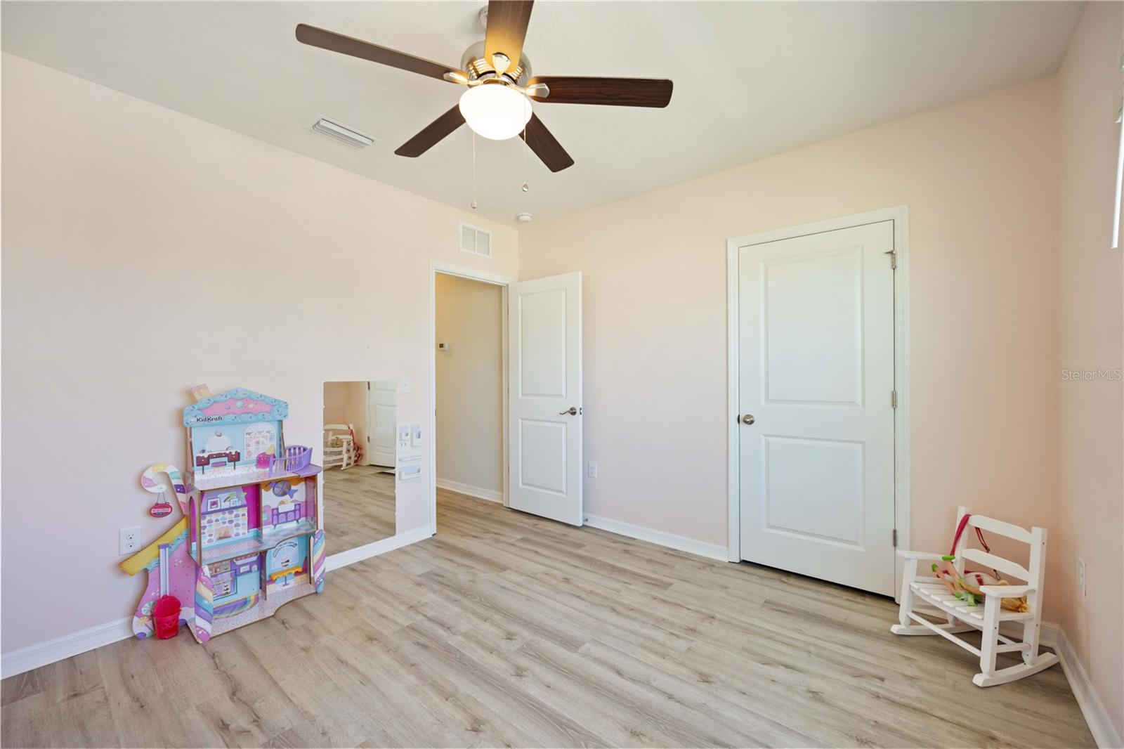 451 GRANDE VISTA BLVD