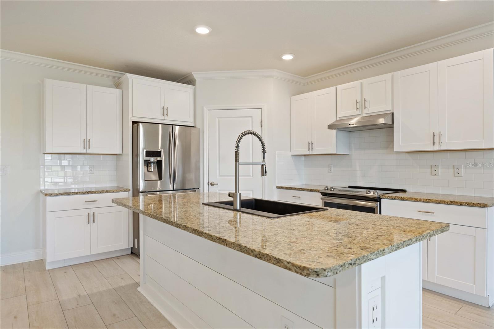 451 GRANDE VISTA BLVD