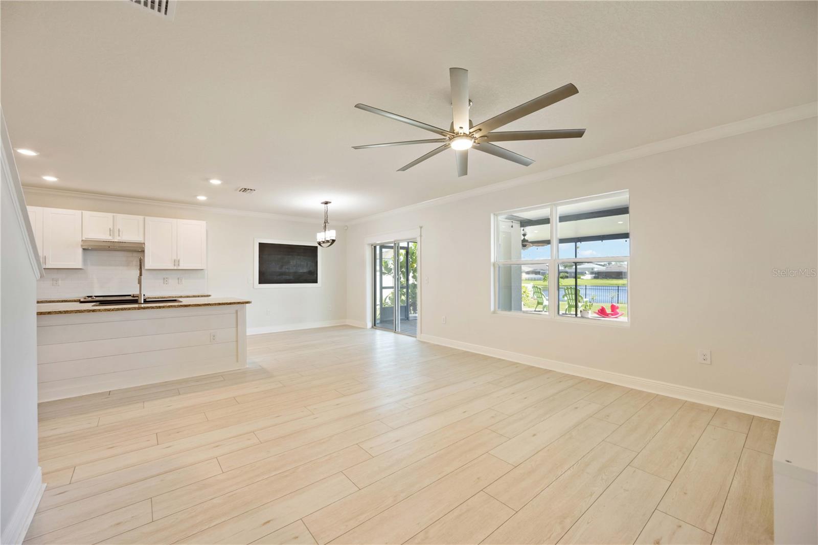 451 GRANDE VISTA BLVD