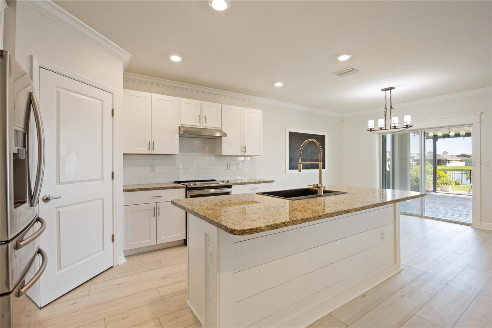 451 GRANDE VISTA BLVD