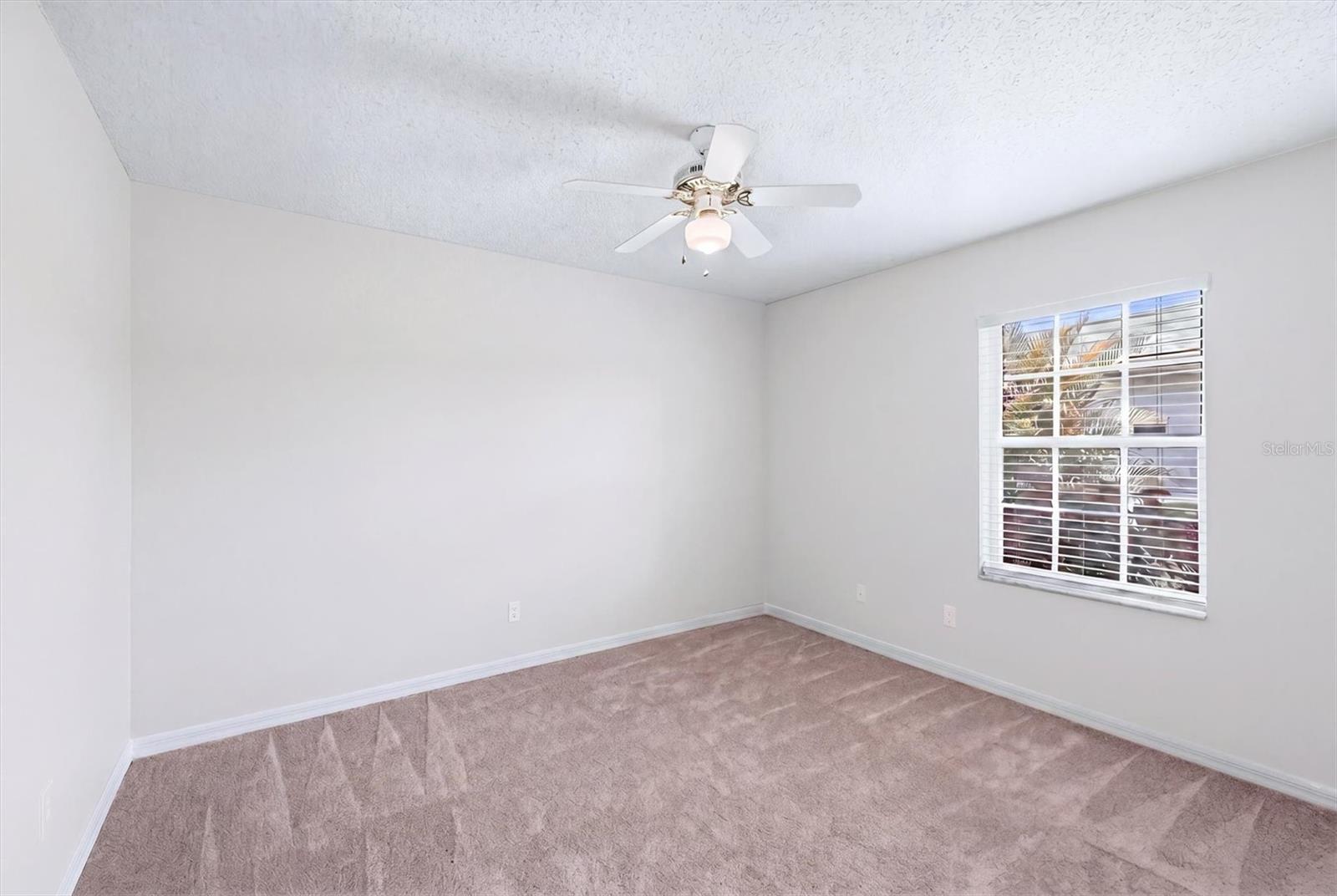 1720 COUNTRY MEADOWS DR