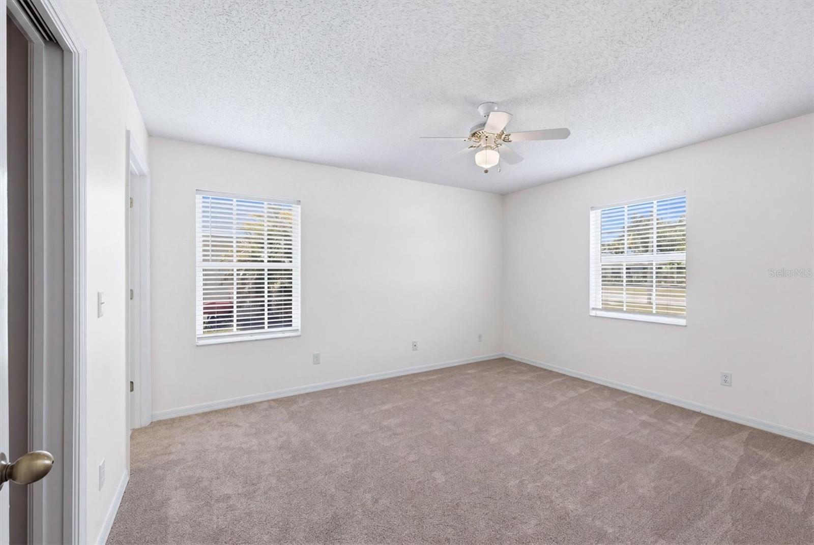 1720 COUNTRY MEADOWS DR
