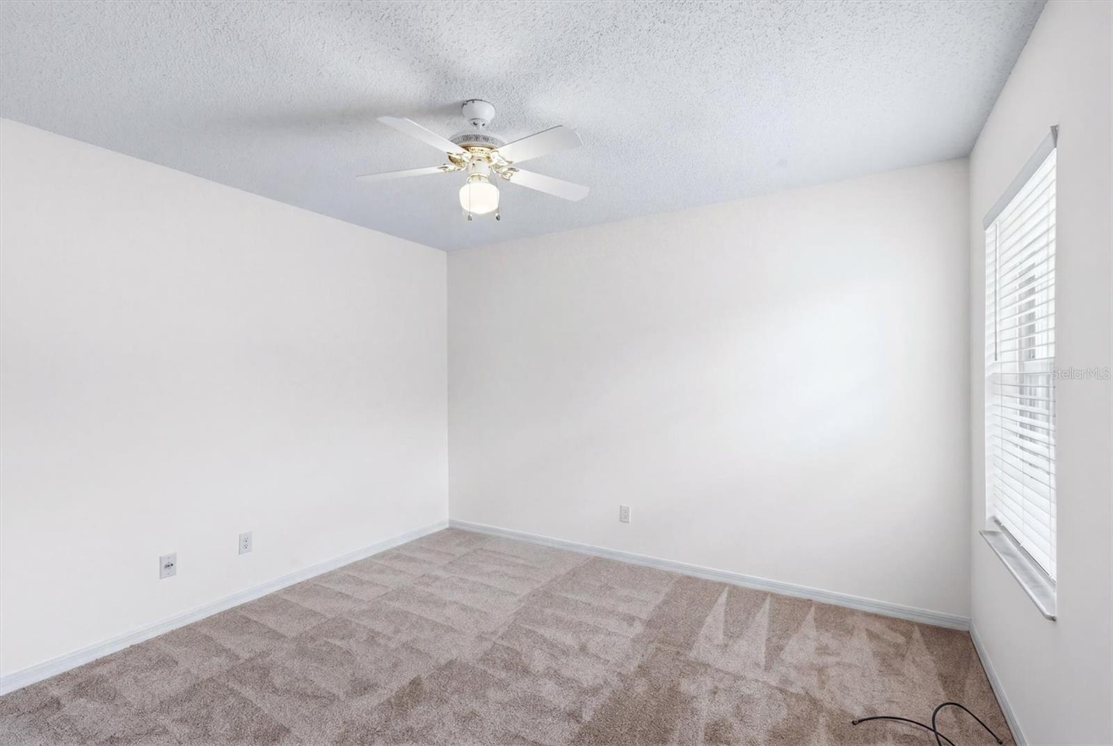 1720 COUNTRY MEADOWS DR