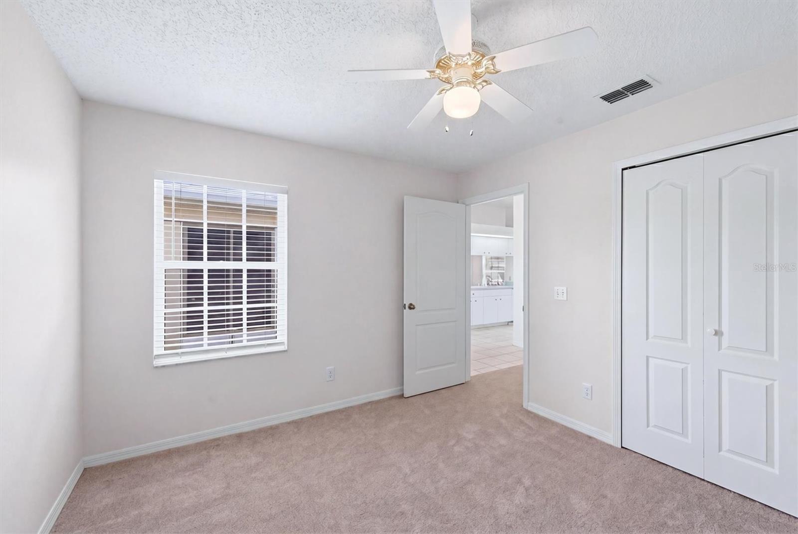 1720 COUNTRY MEADOWS DR