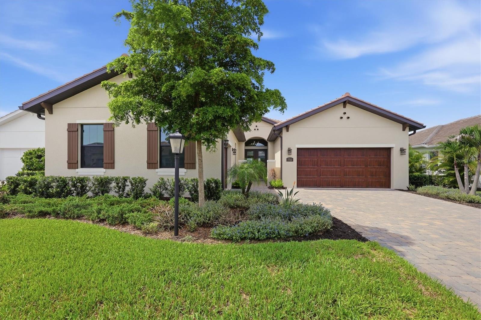 7712 SANDHILL LAKE DR