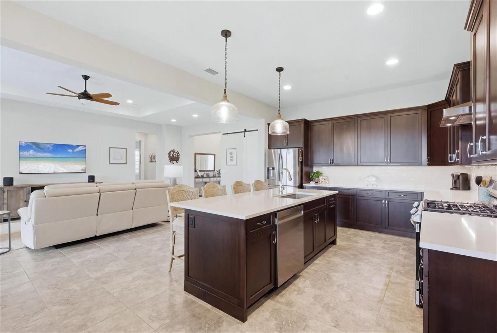 7712 SANDHILL LAKE DR
