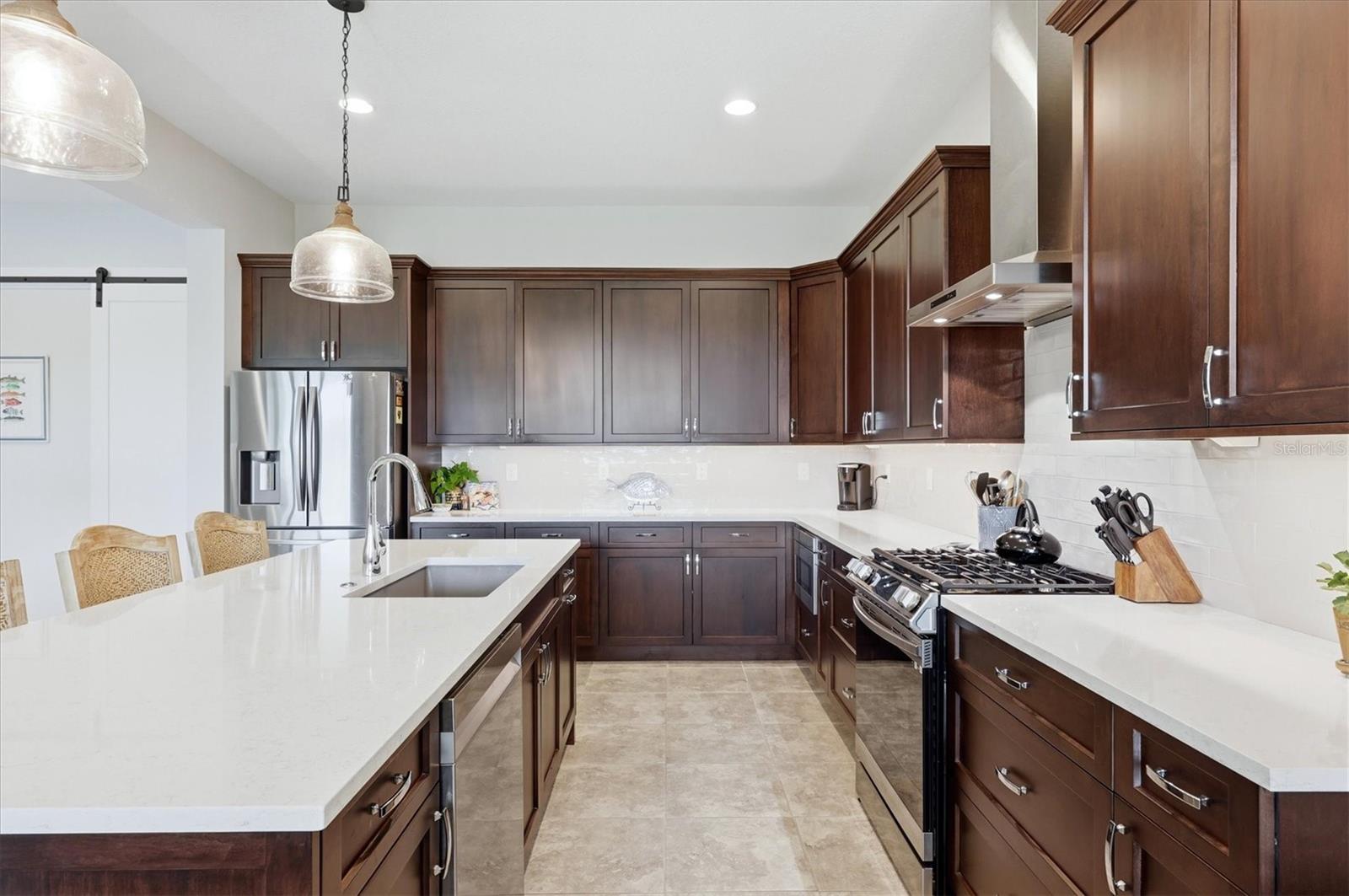 7712 SANDHILL LAKE DR