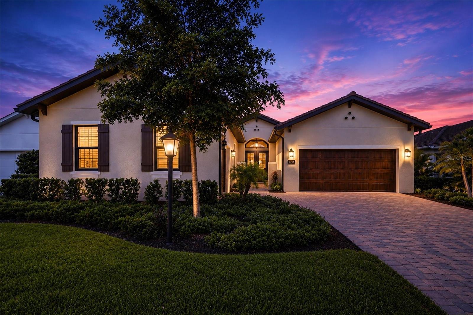 7712 SANDHILL LAKE DR