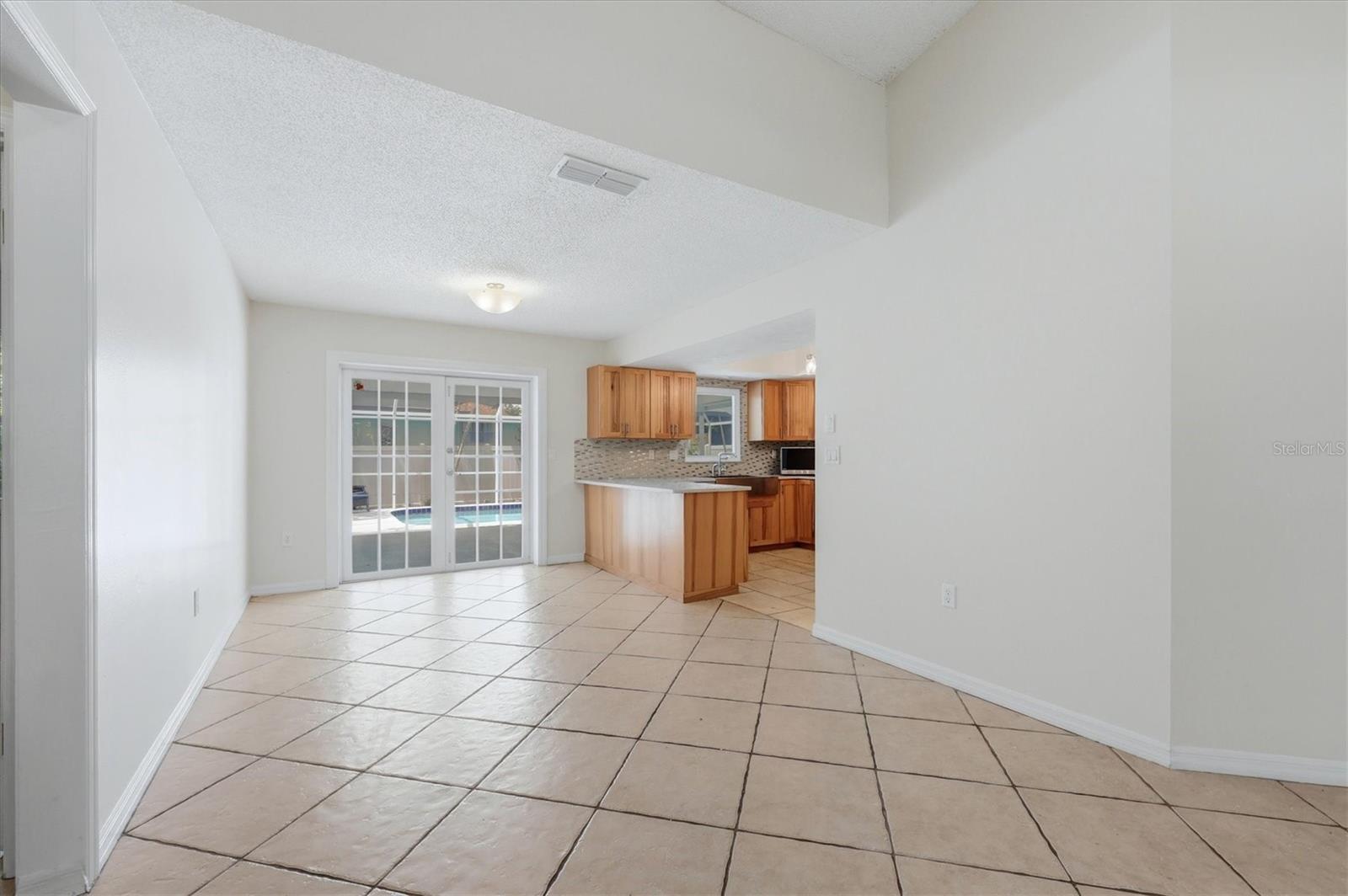 4089 KING RICHARD DR