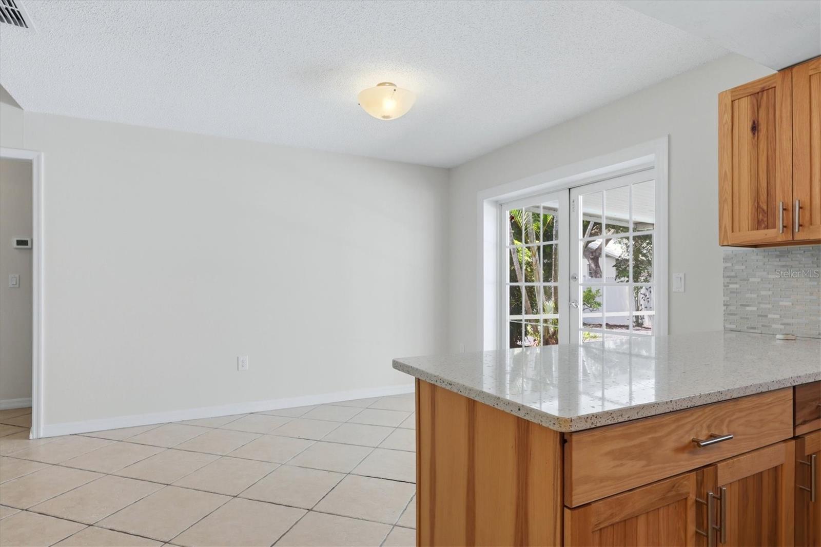 4089 KING RICHARD DR
