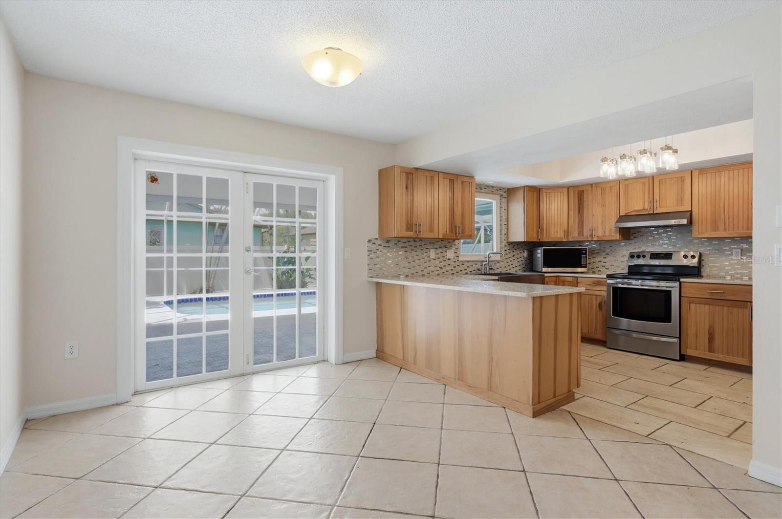 4089 KING RICHARD DR