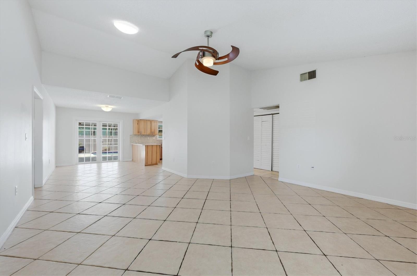 4089 KING RICHARD DR