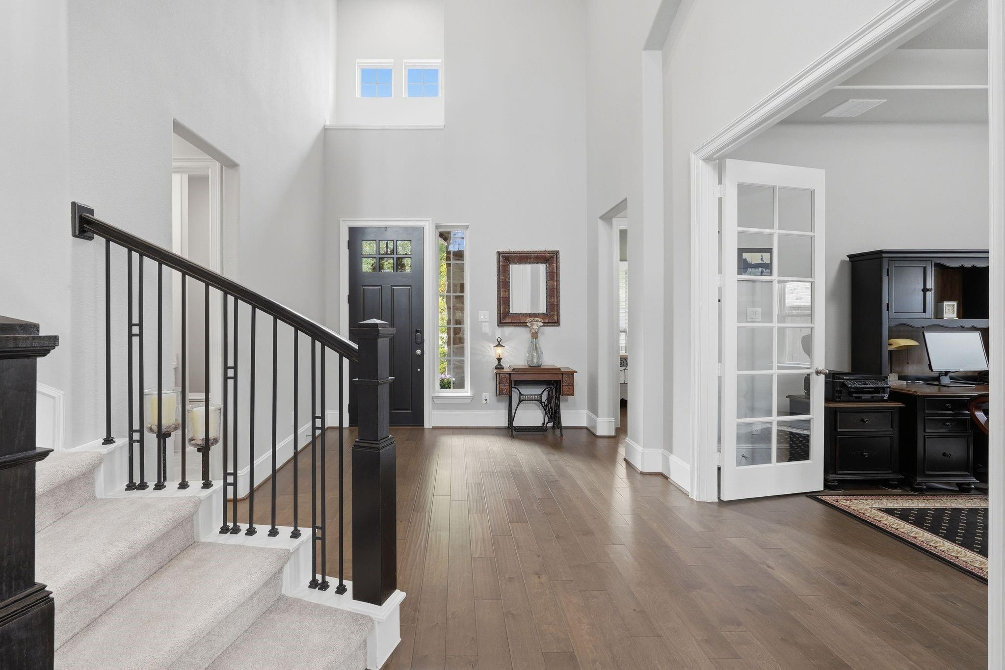 111 N Winter Sunrise Circle