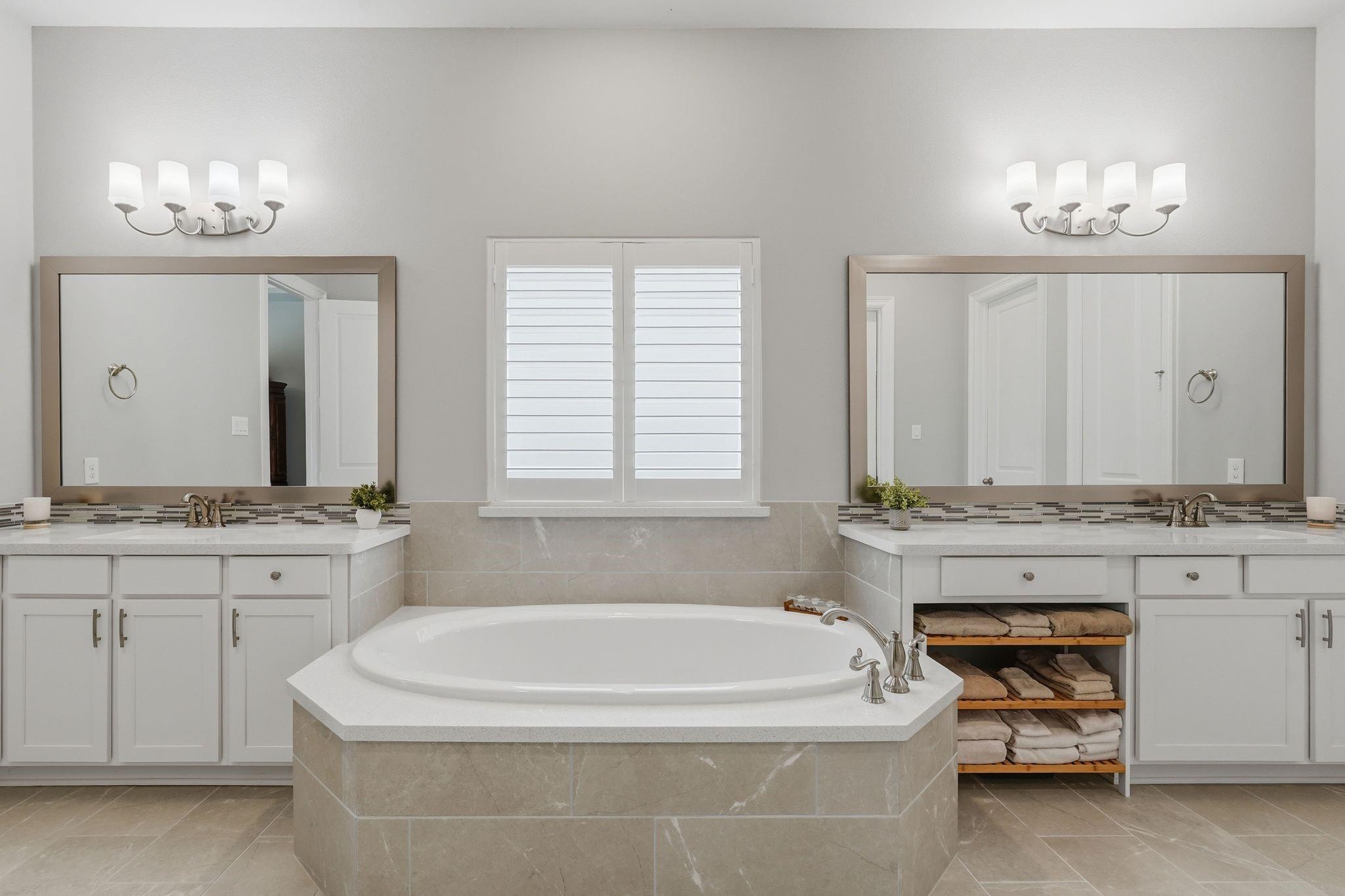 111 N Winter Sunrise Circle