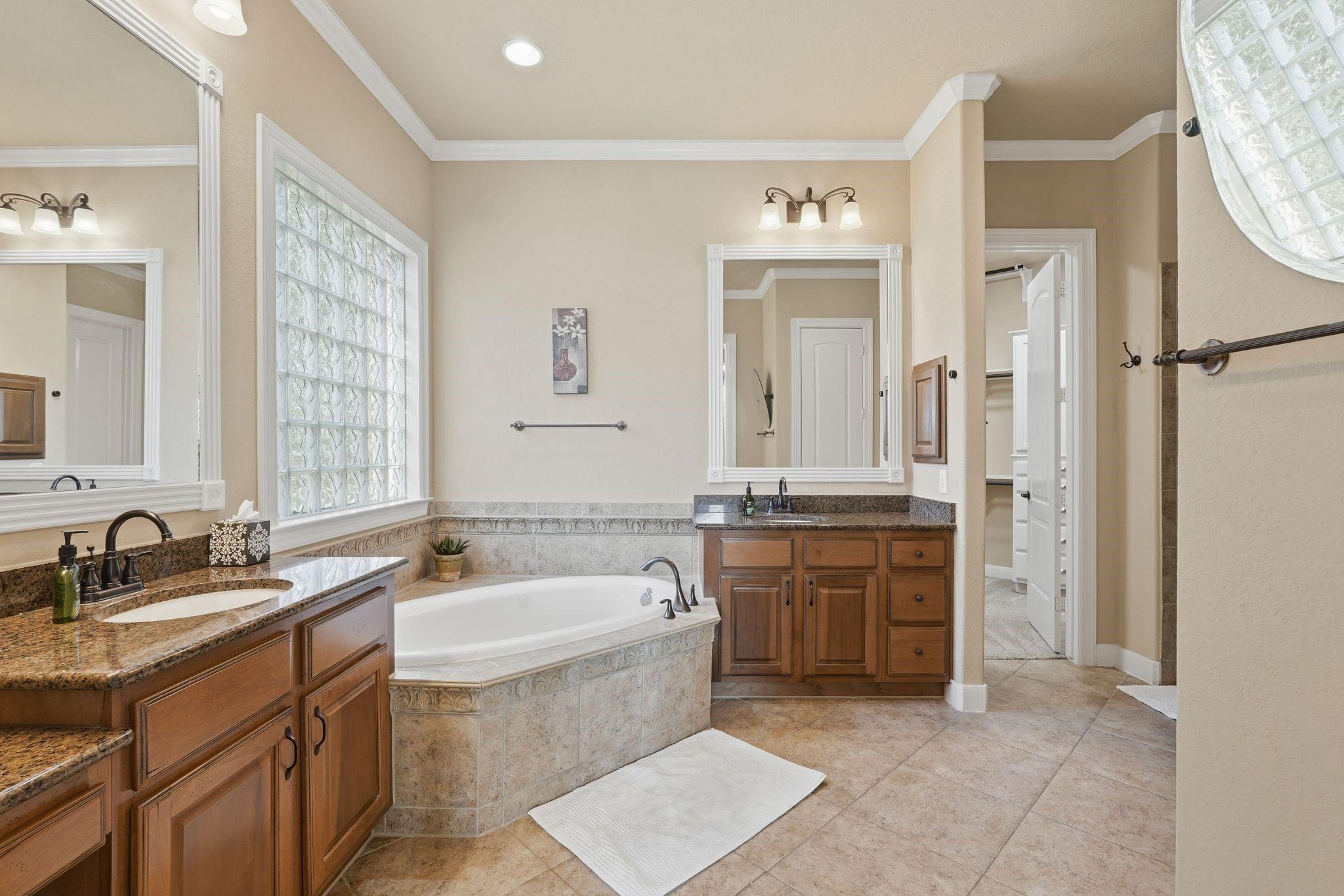 23 Mosaic Point Place