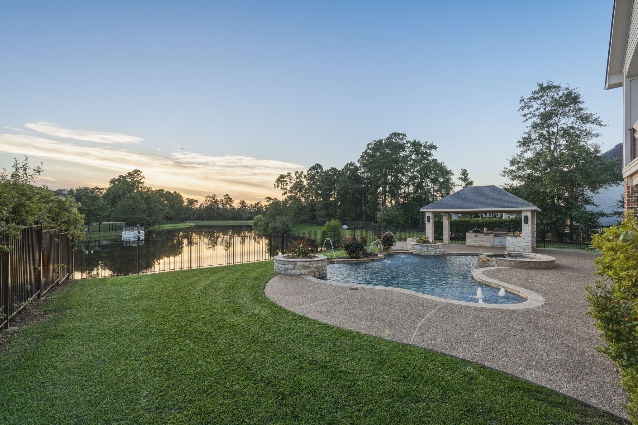 23 Mosaic Point Place