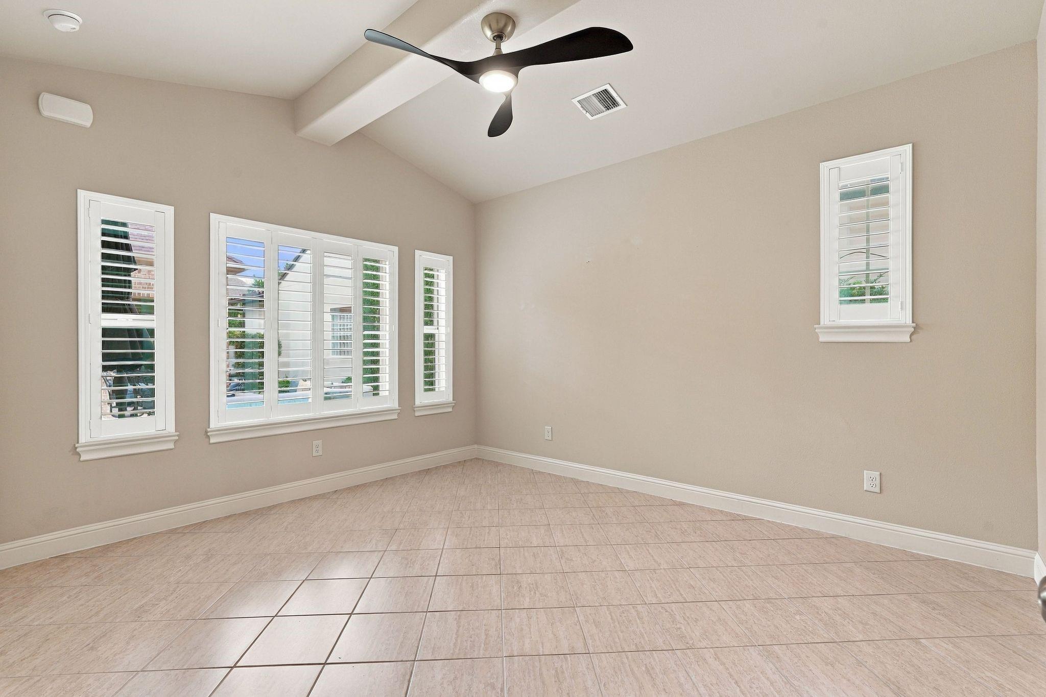 51 Woodglade Way