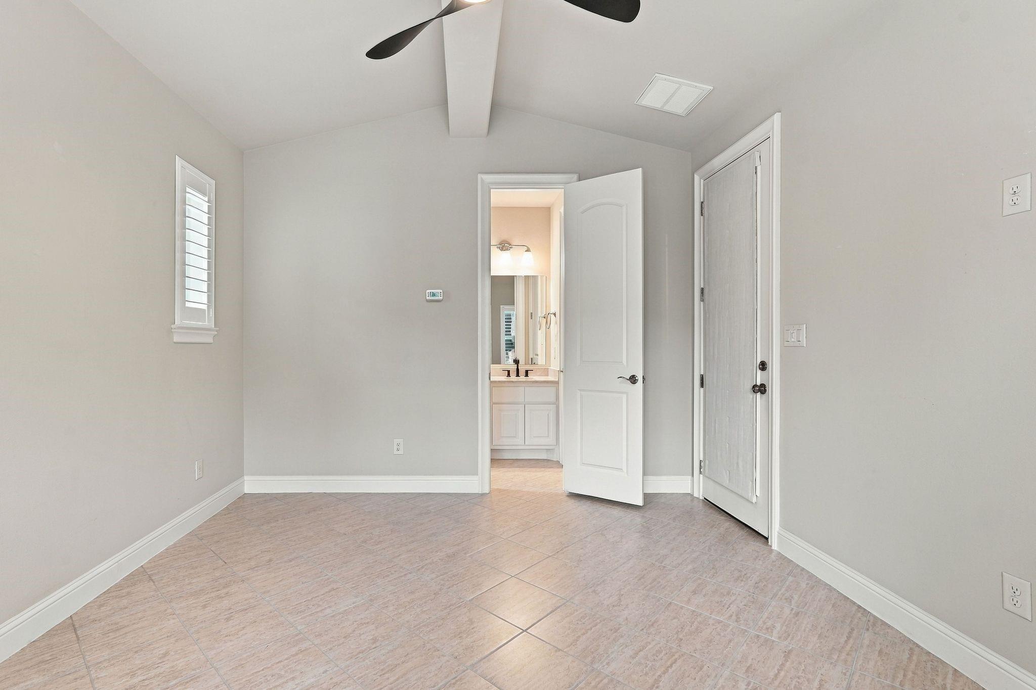 51 Woodglade Way
