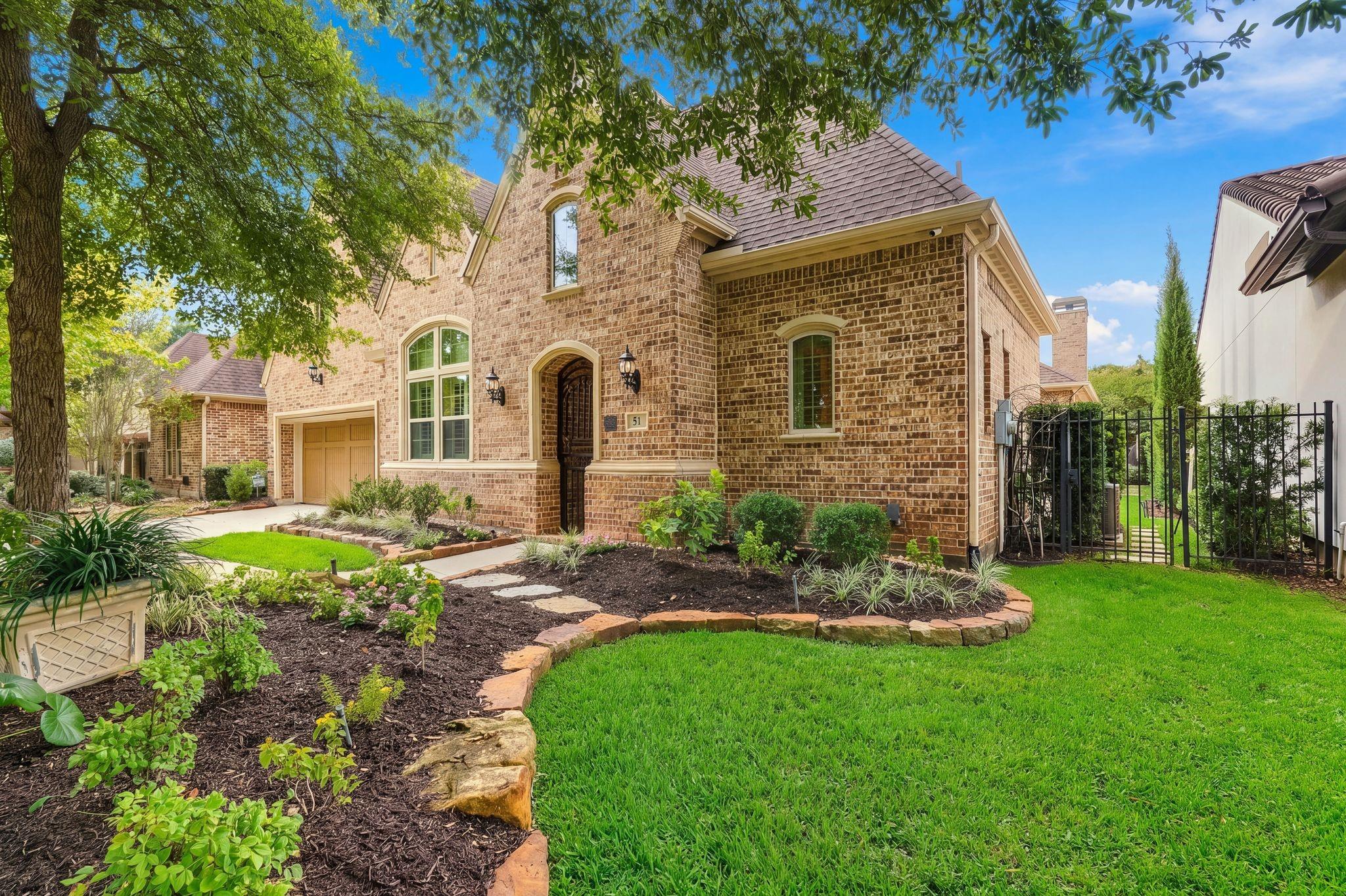 51 Woodglade Way