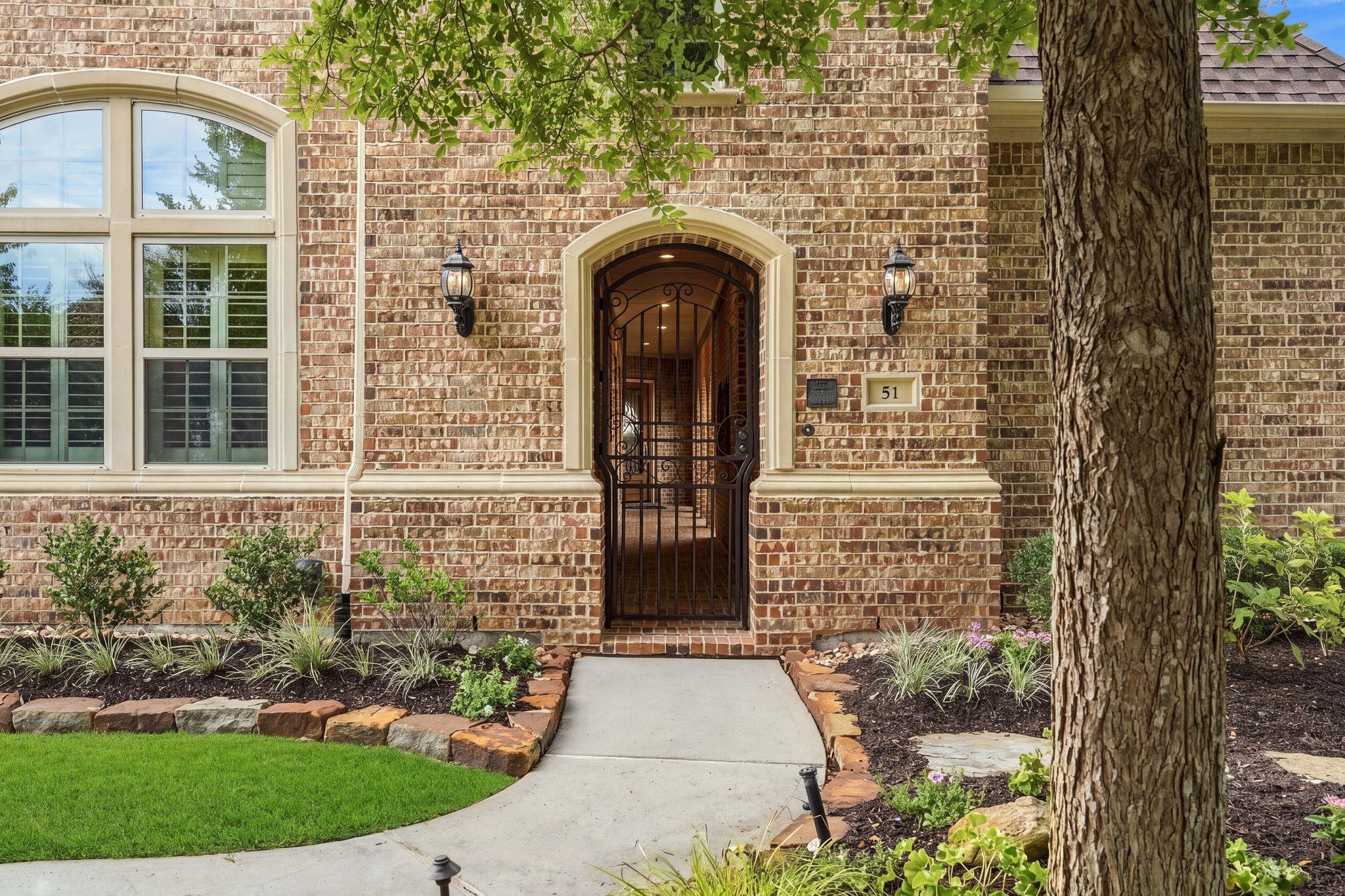 51 Woodglade Way