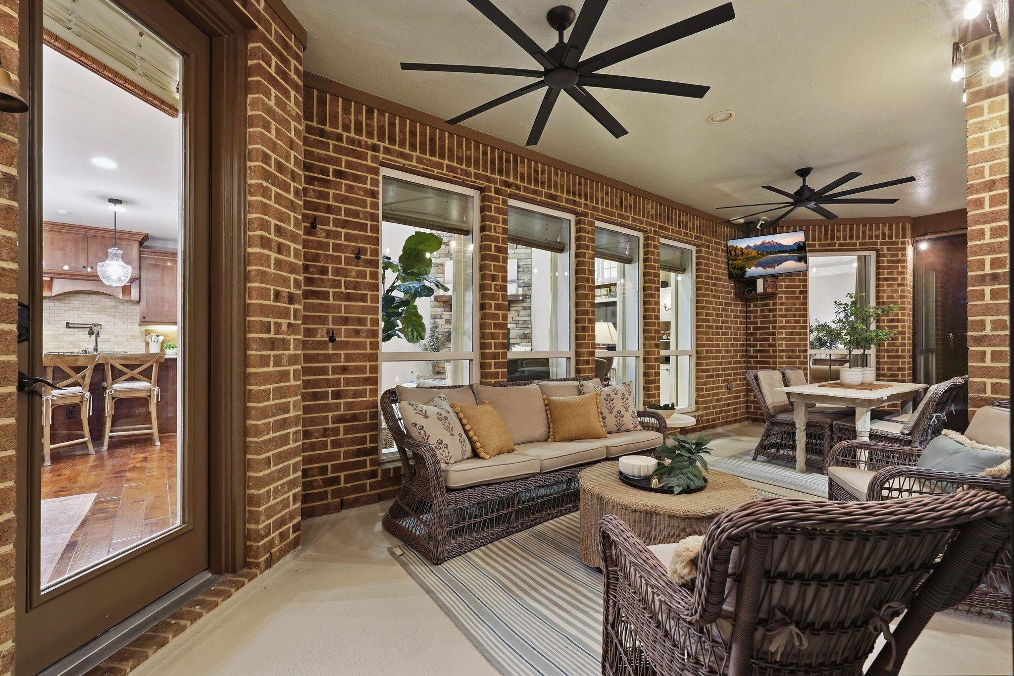 147 W Valera Ridge Place