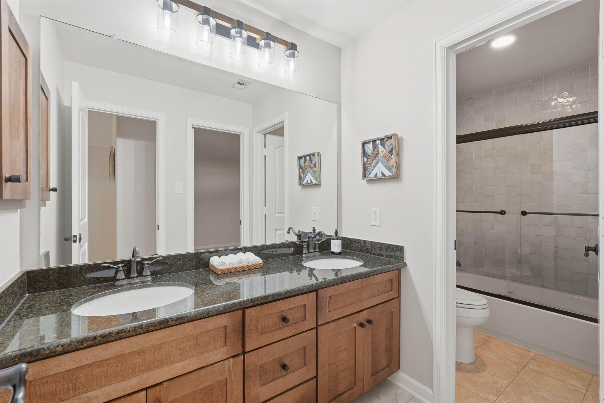 147 W Valera Ridge Place