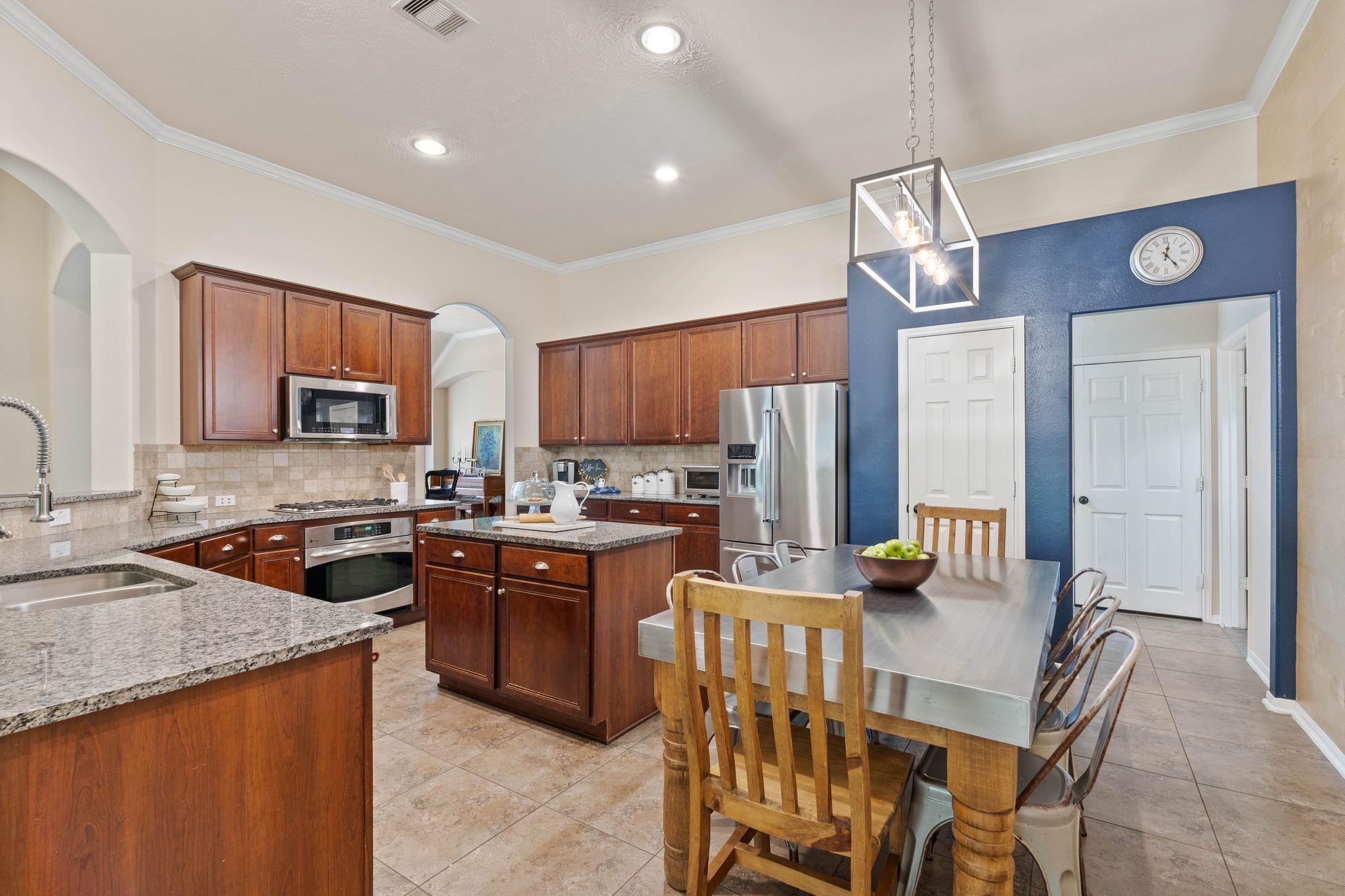 6 Granite Path Place