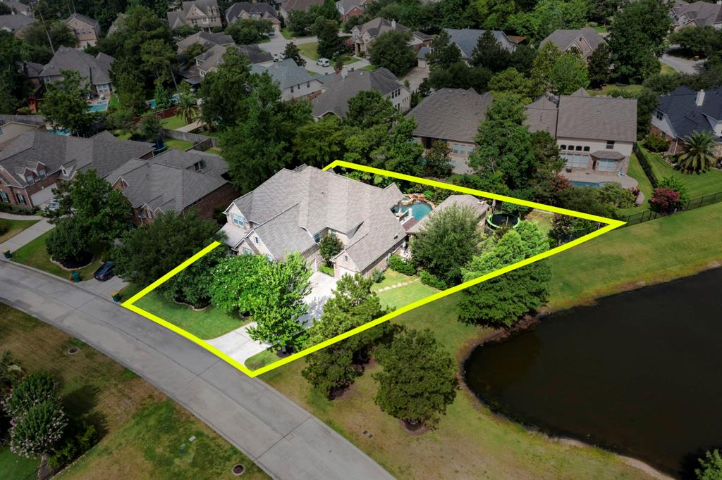 99 W Hullwood Circle
