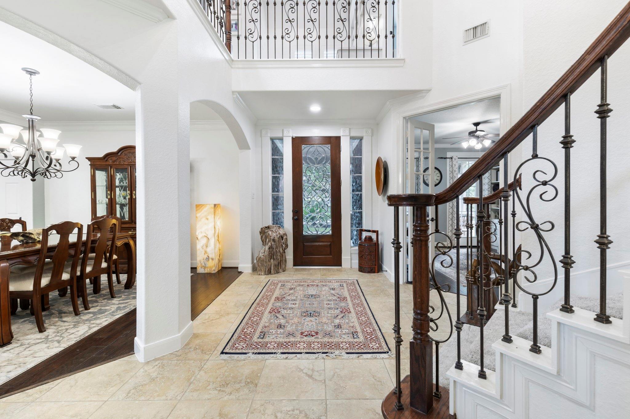 99 W Hullwood Circle