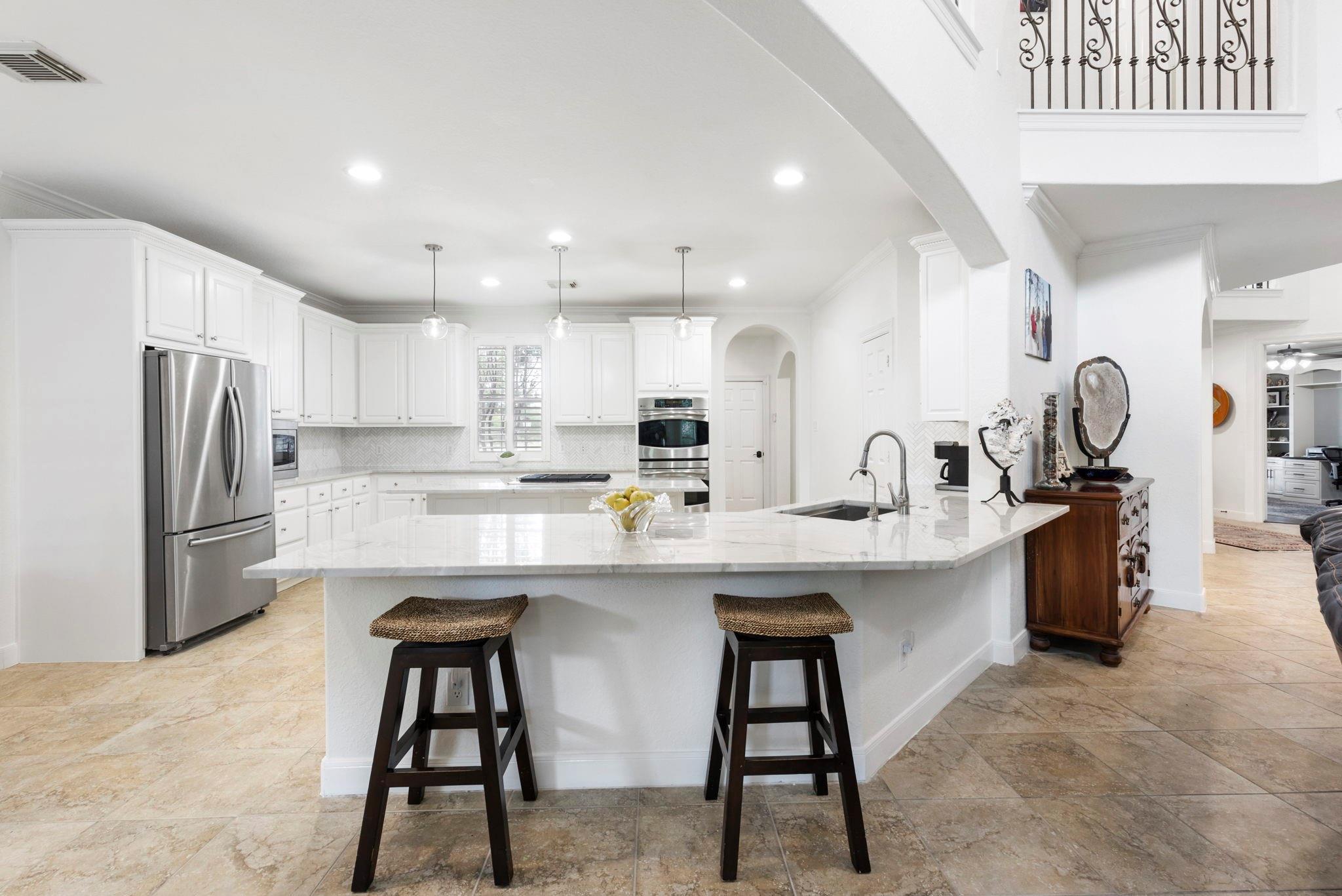 99 W Hullwood Circle