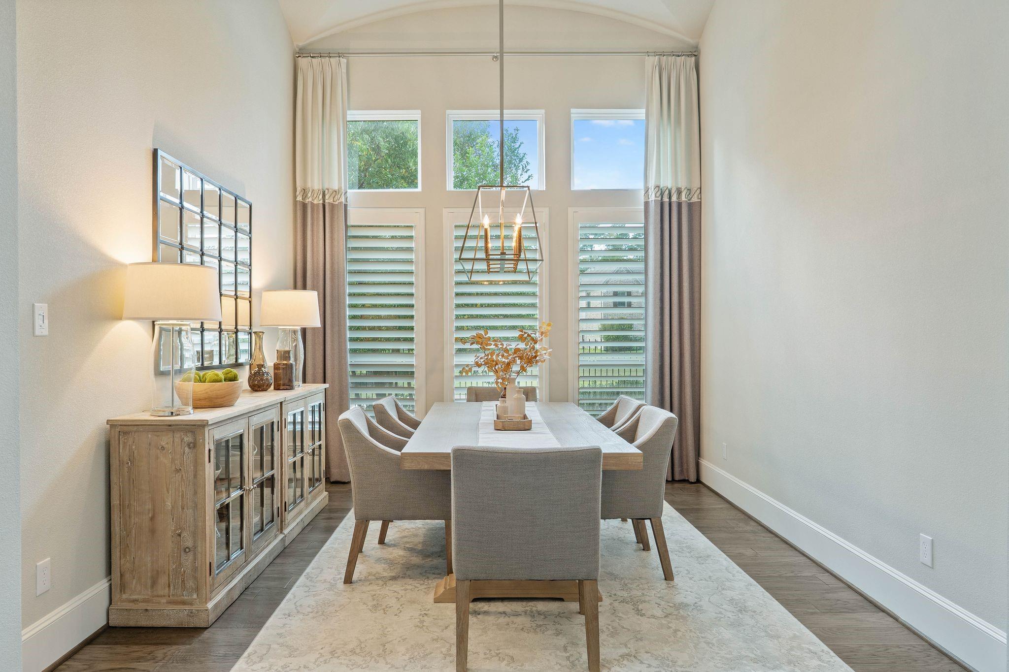 122 N Winter Sunrise Circle