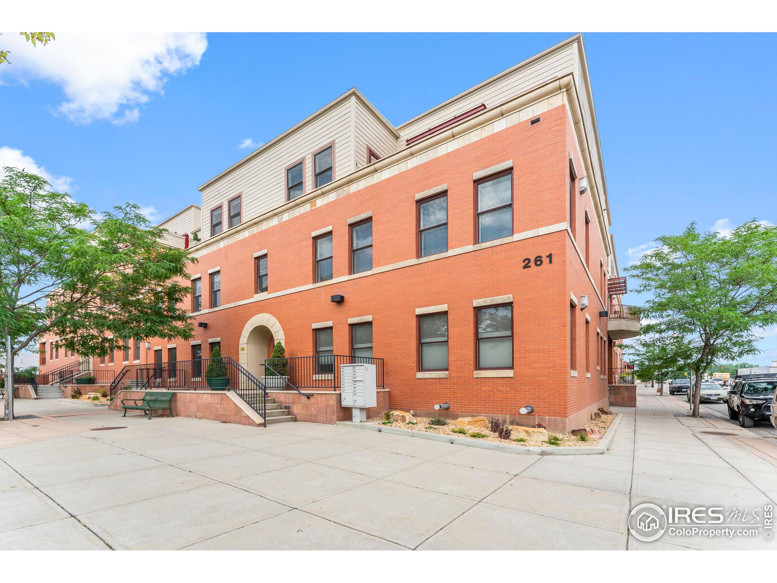 261 Pine St Unit: 104