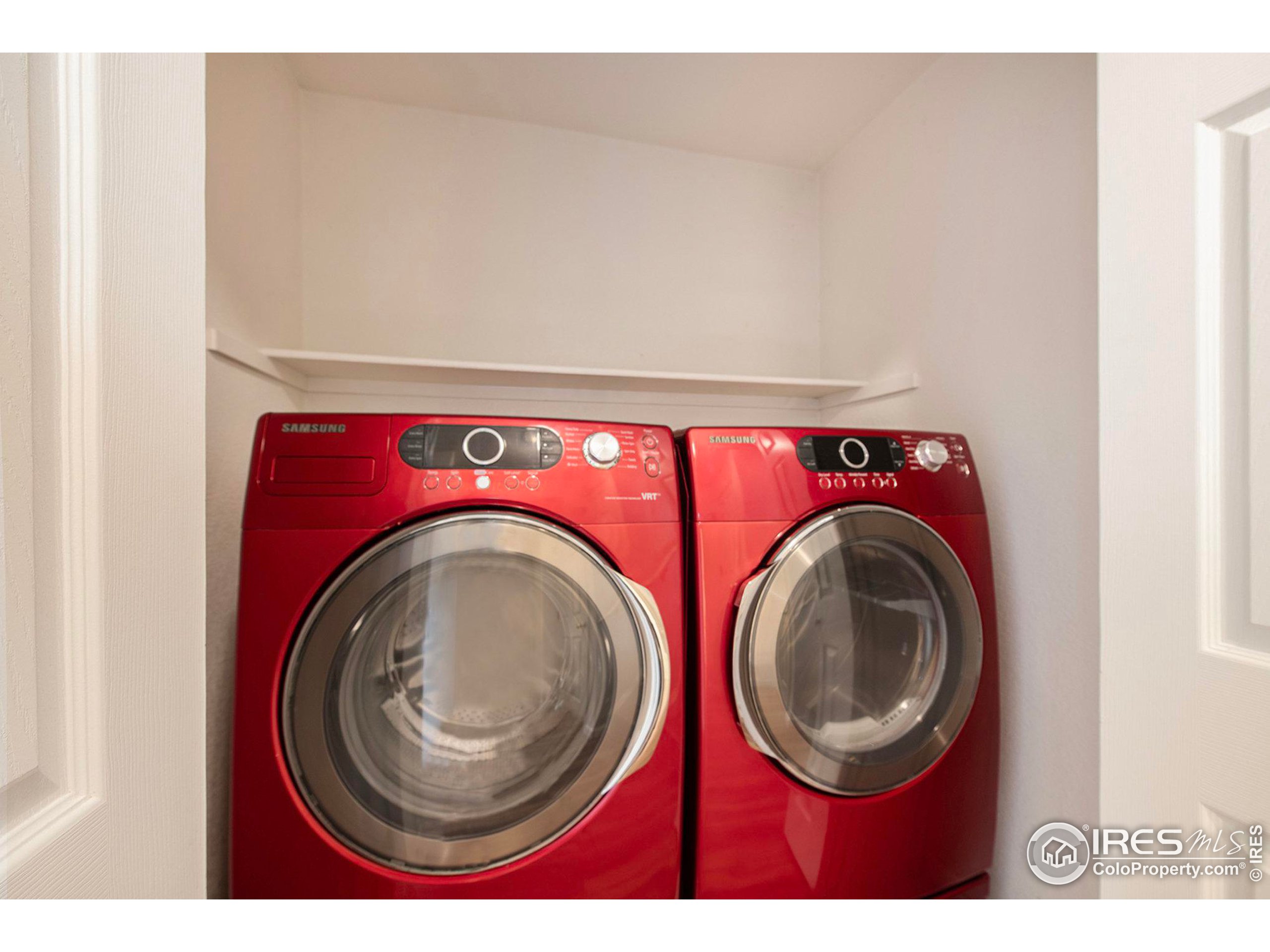 4751 Kings Canyon Dr