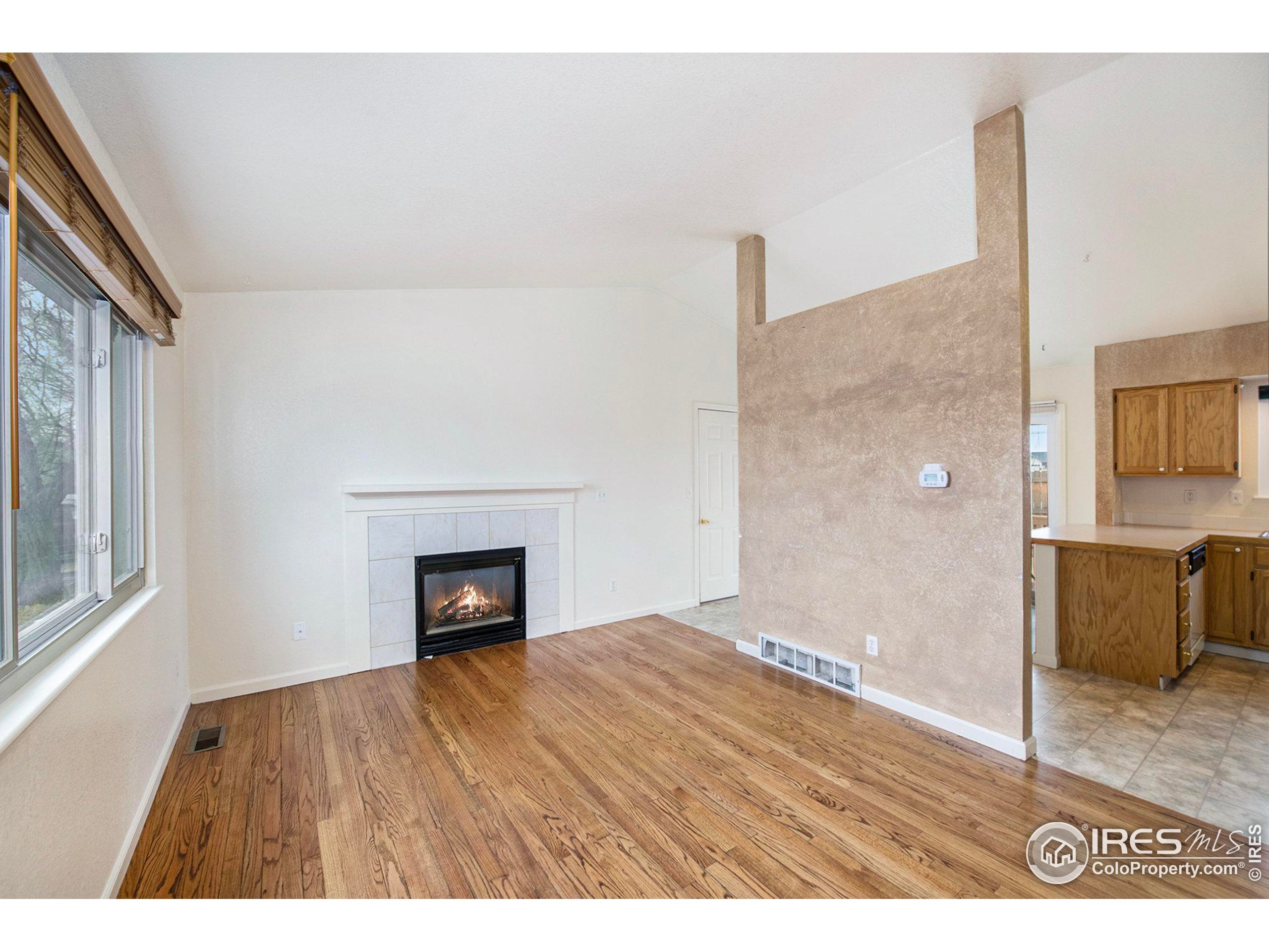 4751 Kings Canyon Dr