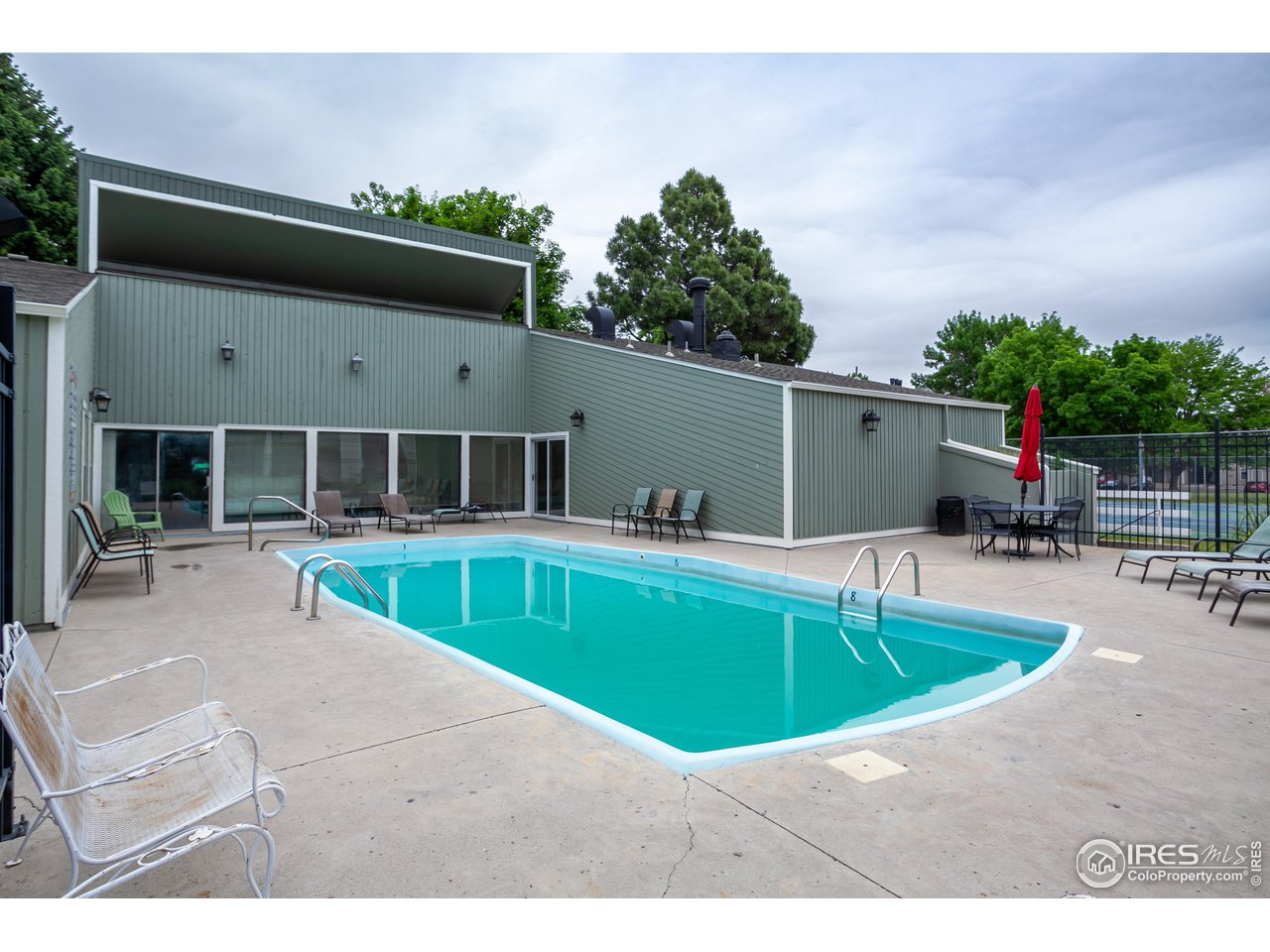 512 E Monroe Dr D420