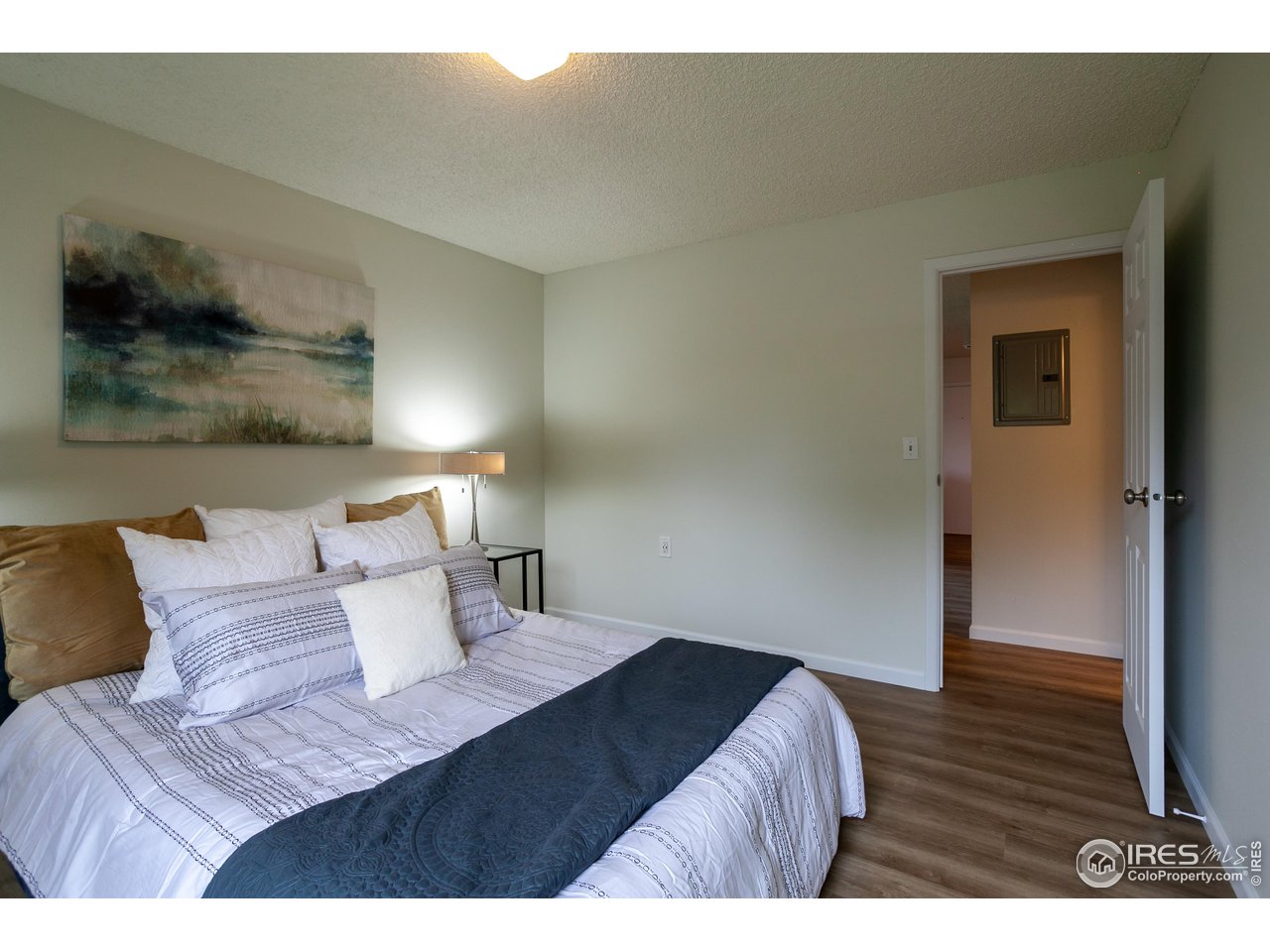 512 E Monroe Dr D420