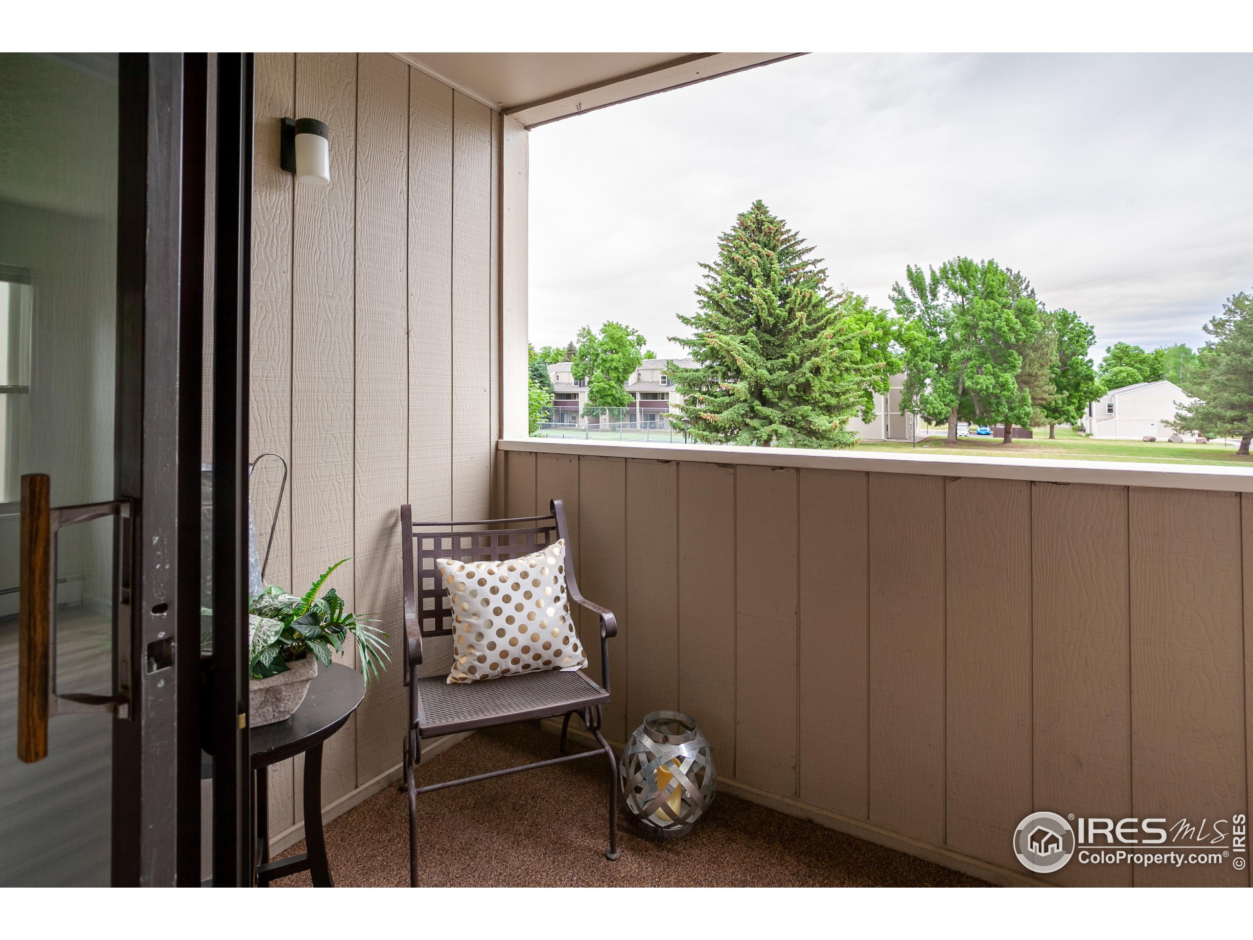 512 E Monroe Dr D420