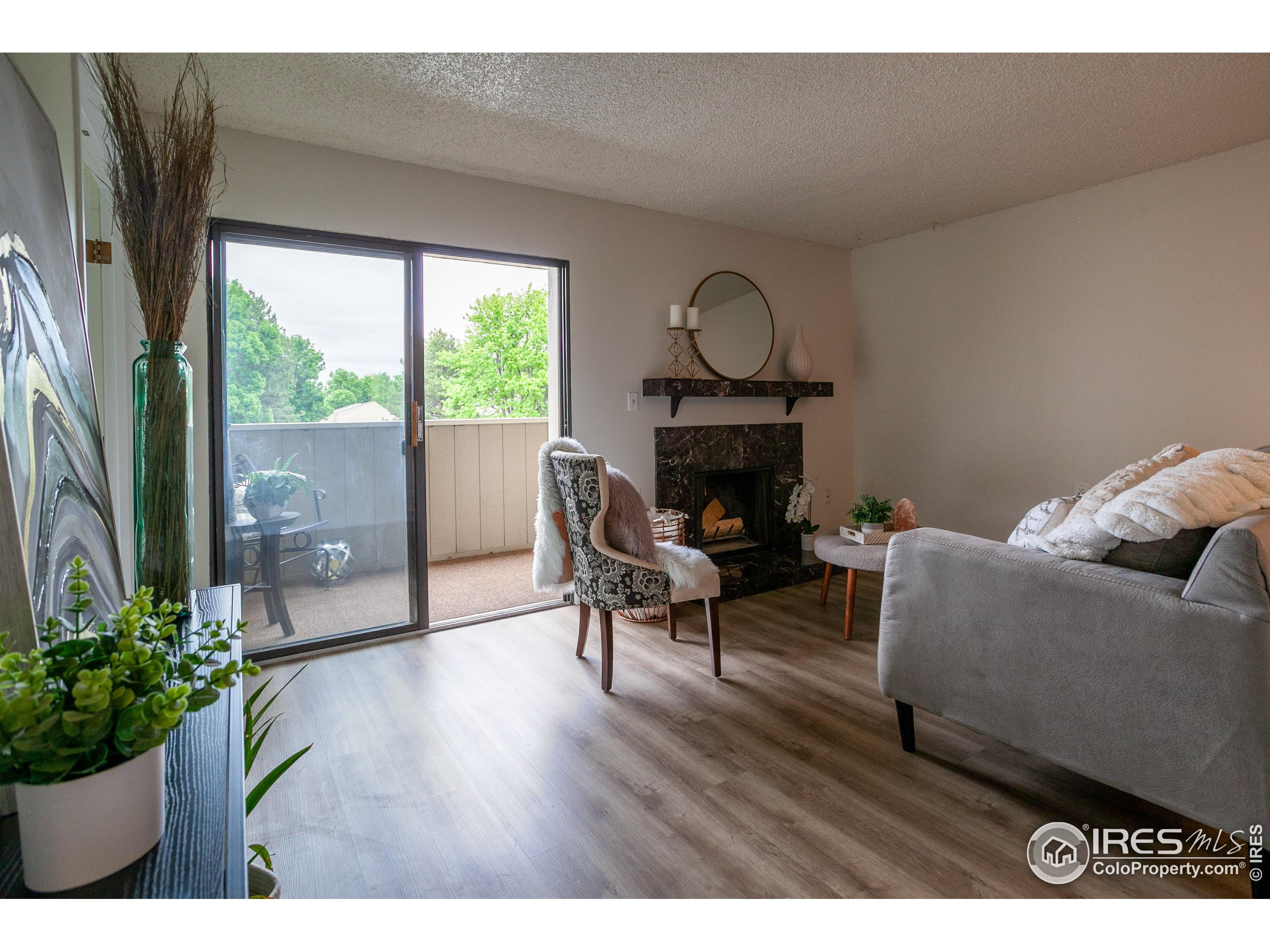 512 E Monroe Dr D420