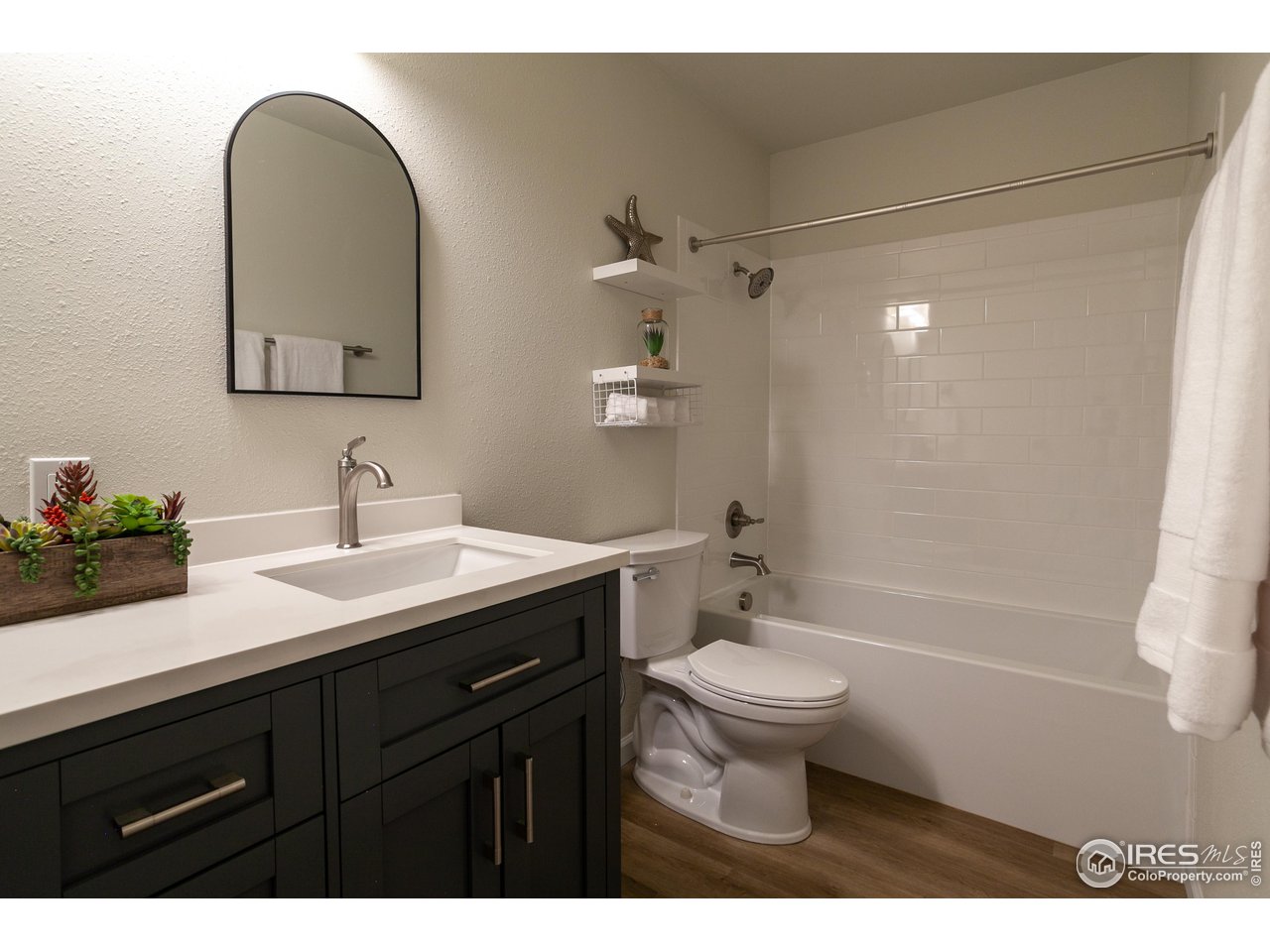 512 E Monroe Dr D420