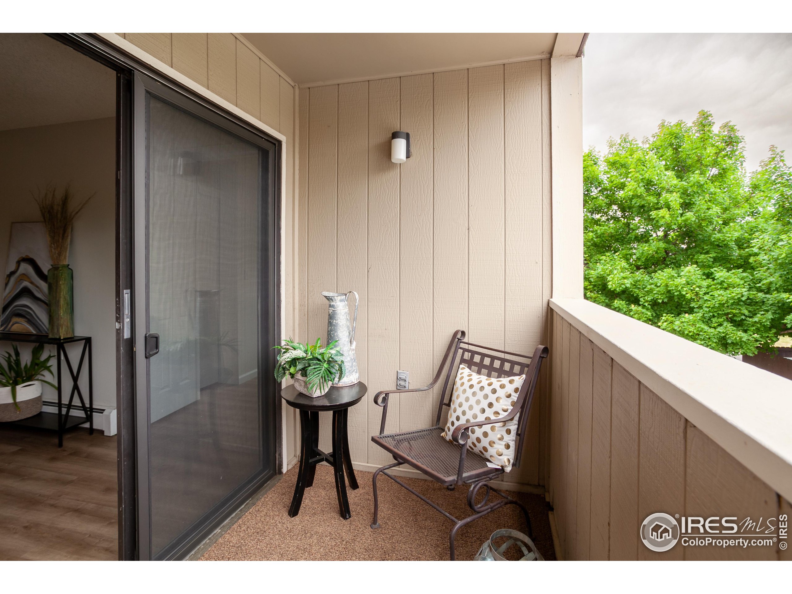 512 E Monroe Dr D420