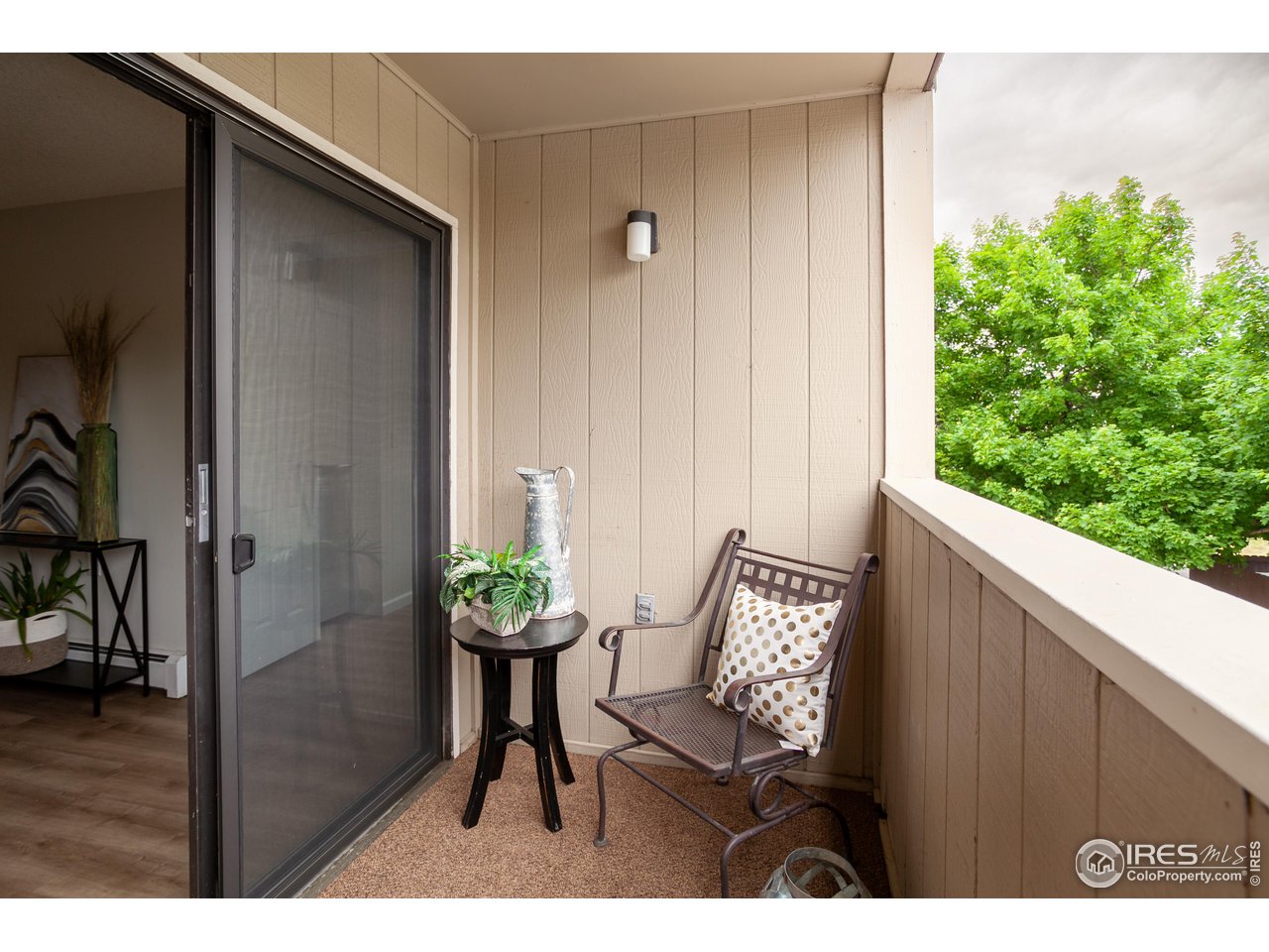 512 E Monroe Dr D420