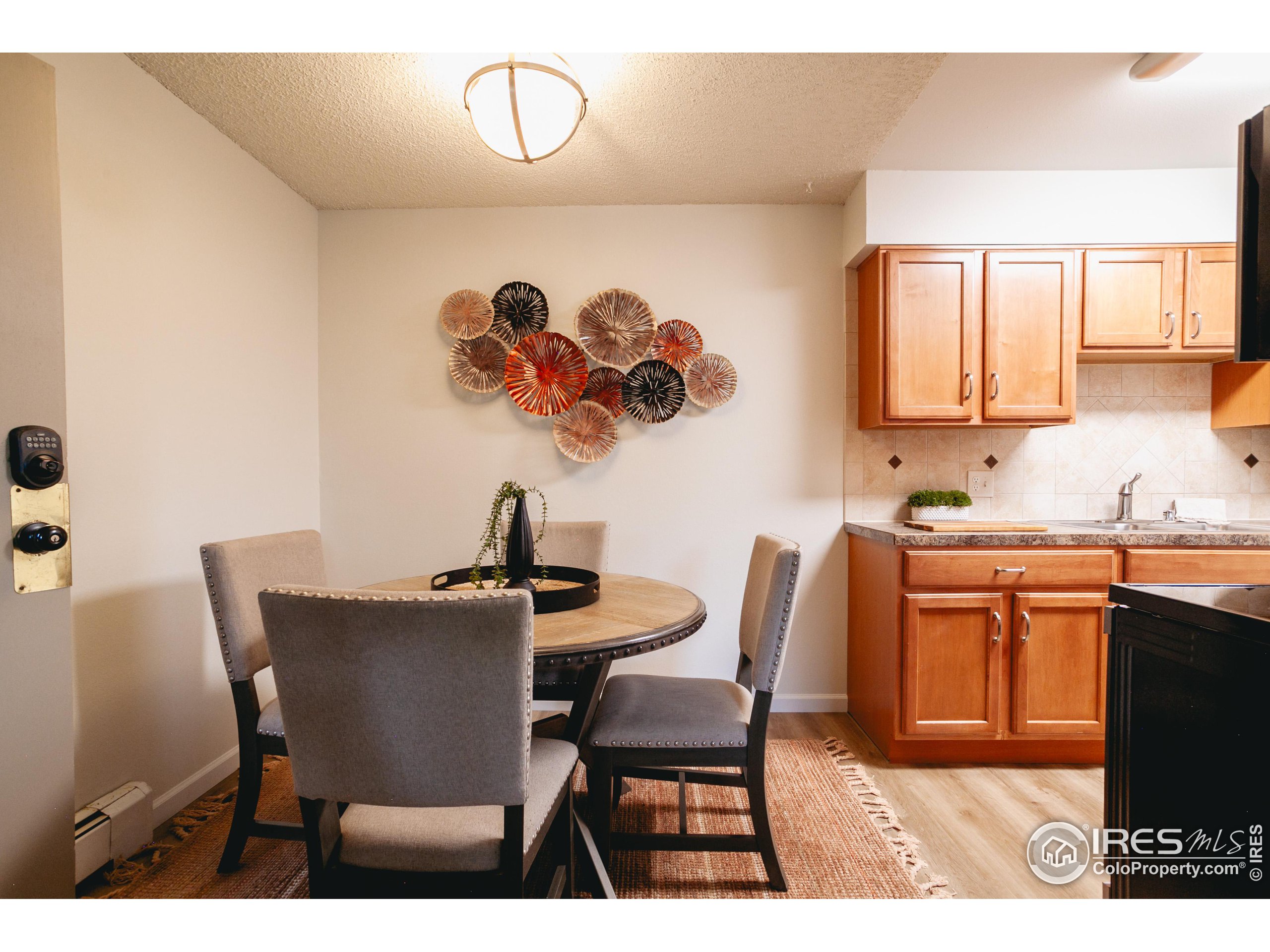 512 E Monroe Dr D420