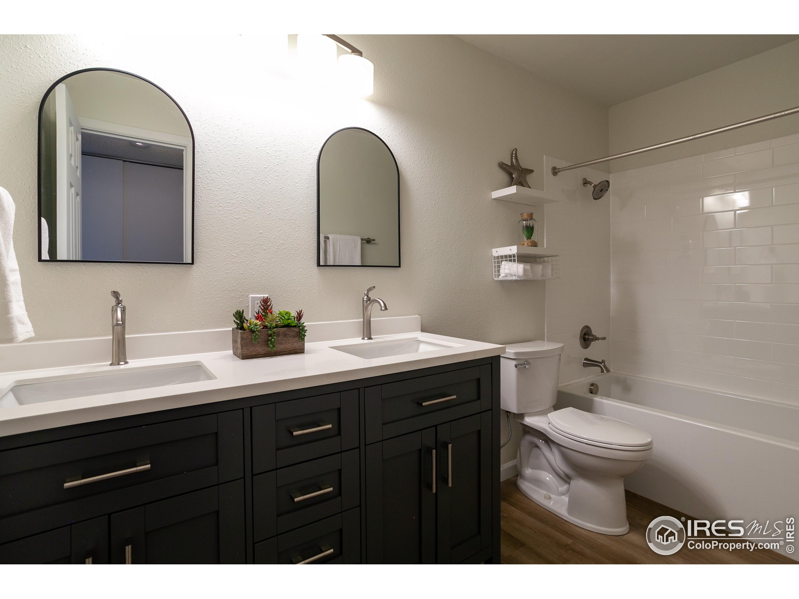 512 E Monroe Dr D420