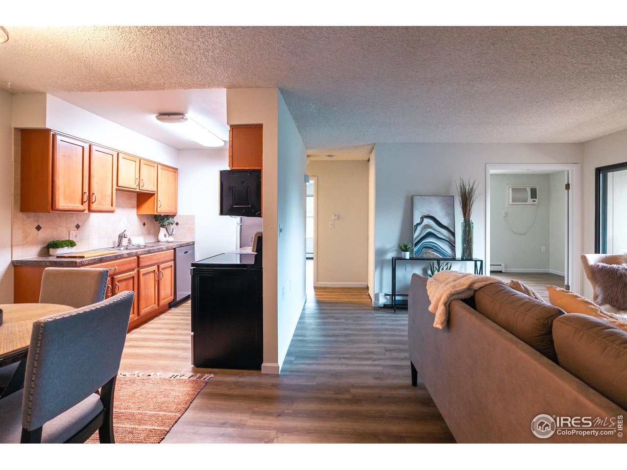 512 E Monroe Dr D420